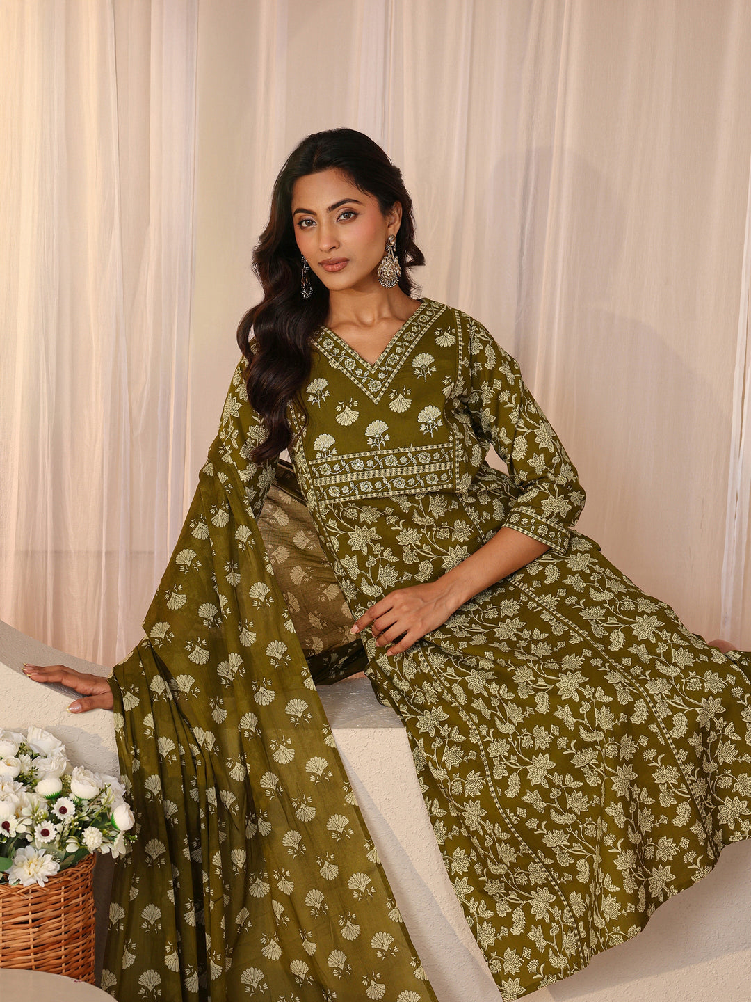  Green Floral Printed Cotton Straight Suit Set 