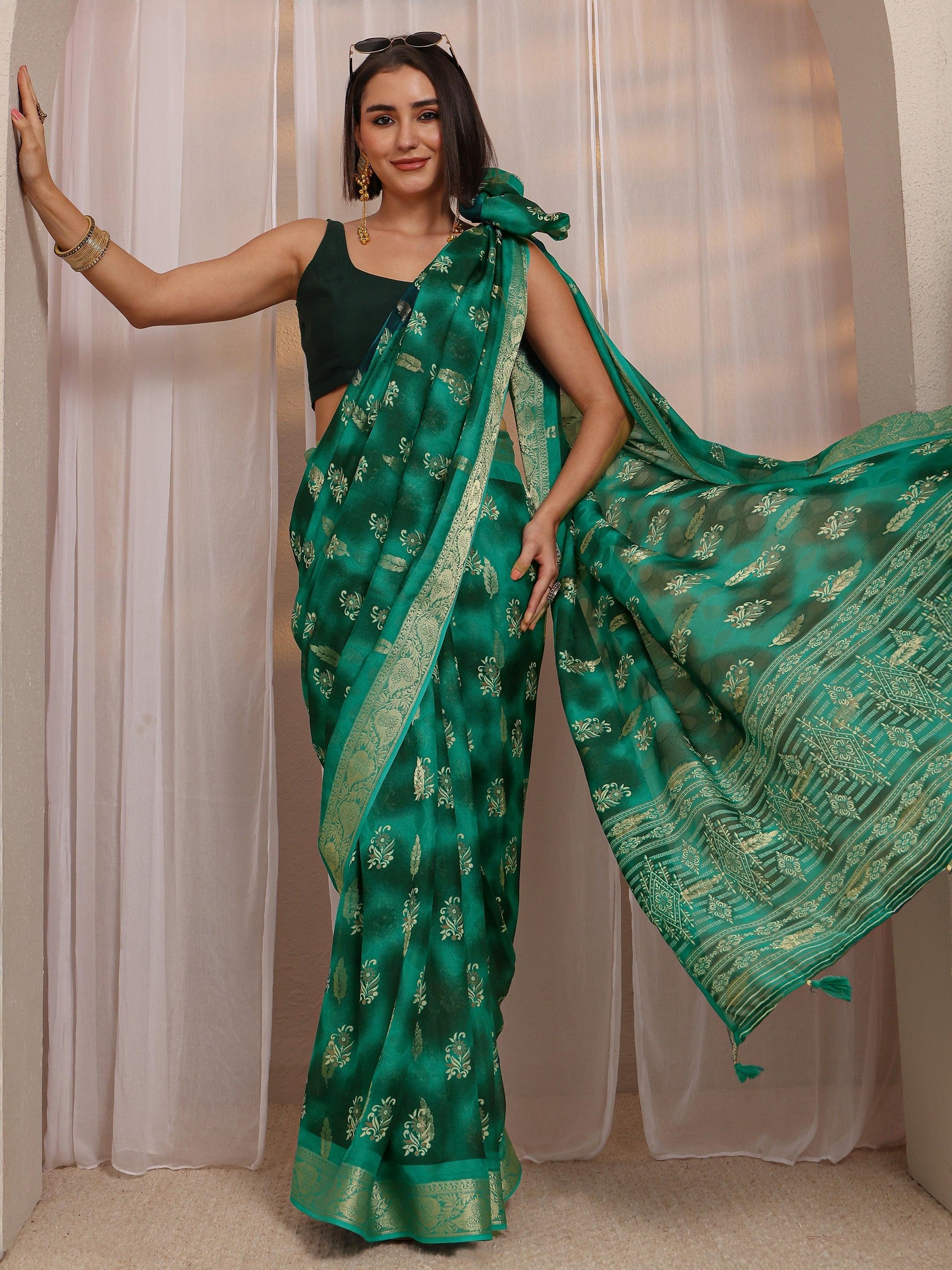 libas Green Floral Printed Silk Blend Saree With Unstitched Blouse Piece-picture-18
