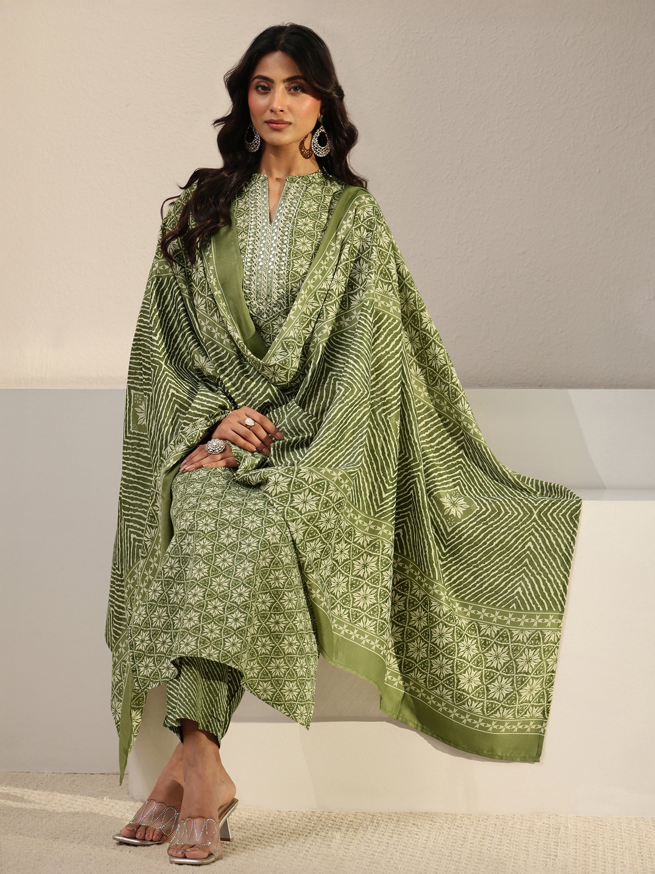Green Geometric Printed Cotton Blend Straight Suit Set With Dupatta-image-15