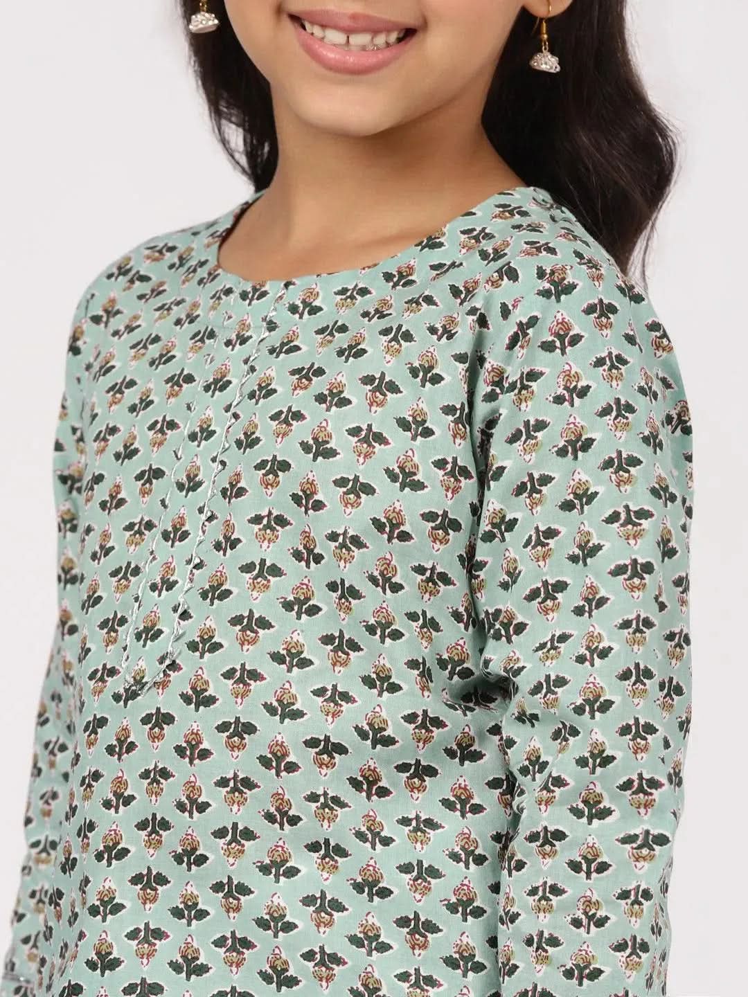 

Green Printed Cotton Straight Kurta With Palazzos
