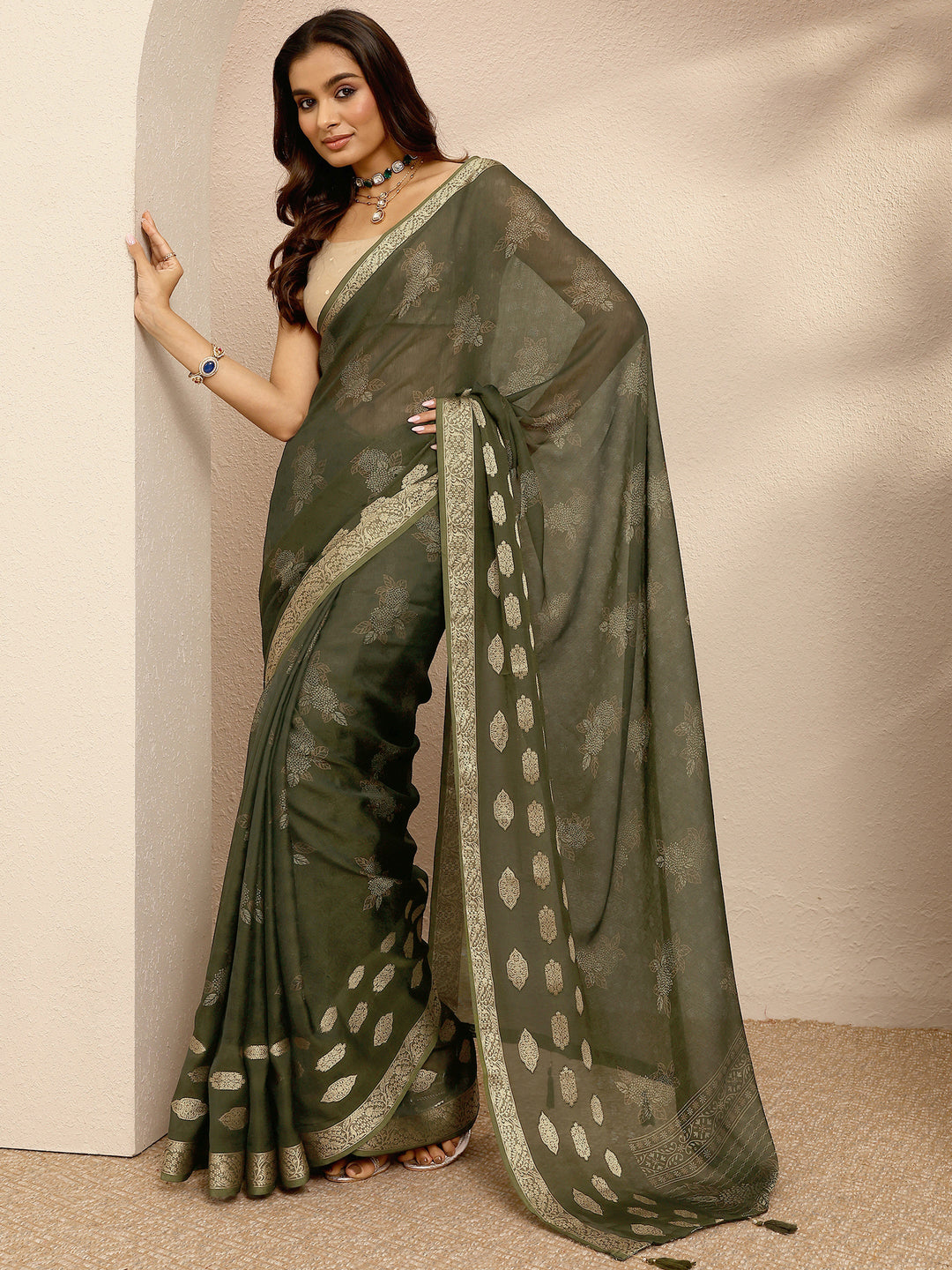 Green Printed Georgette Saree With Unstitched Blouse Piece