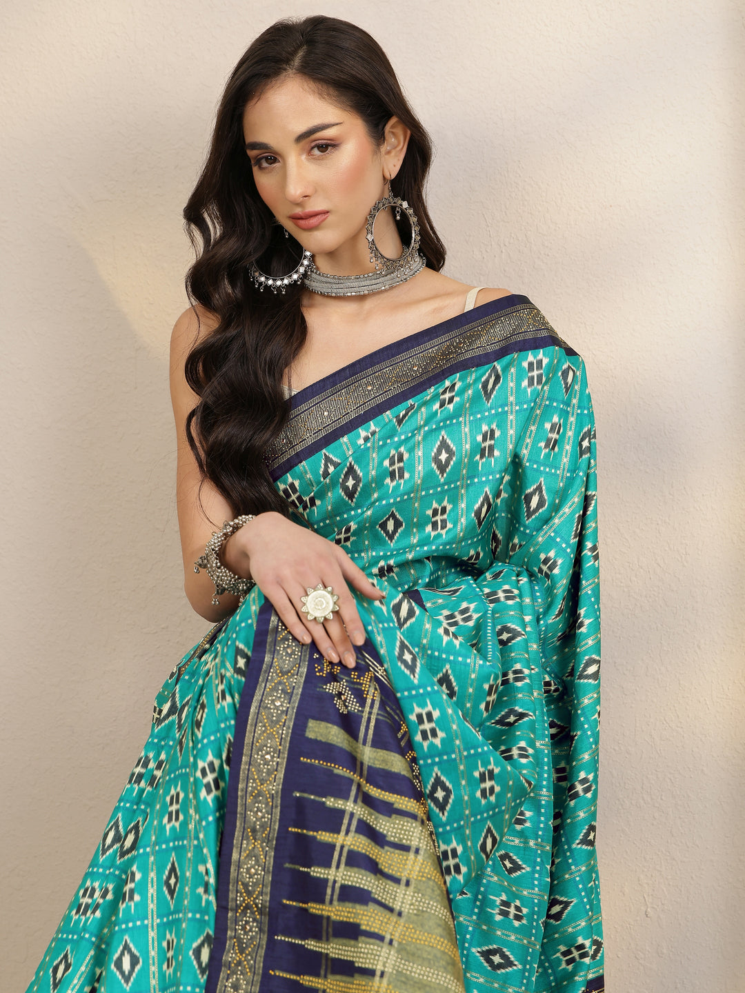 Green Printed Silk Blend Saree With Unstitched Blouse Piece
