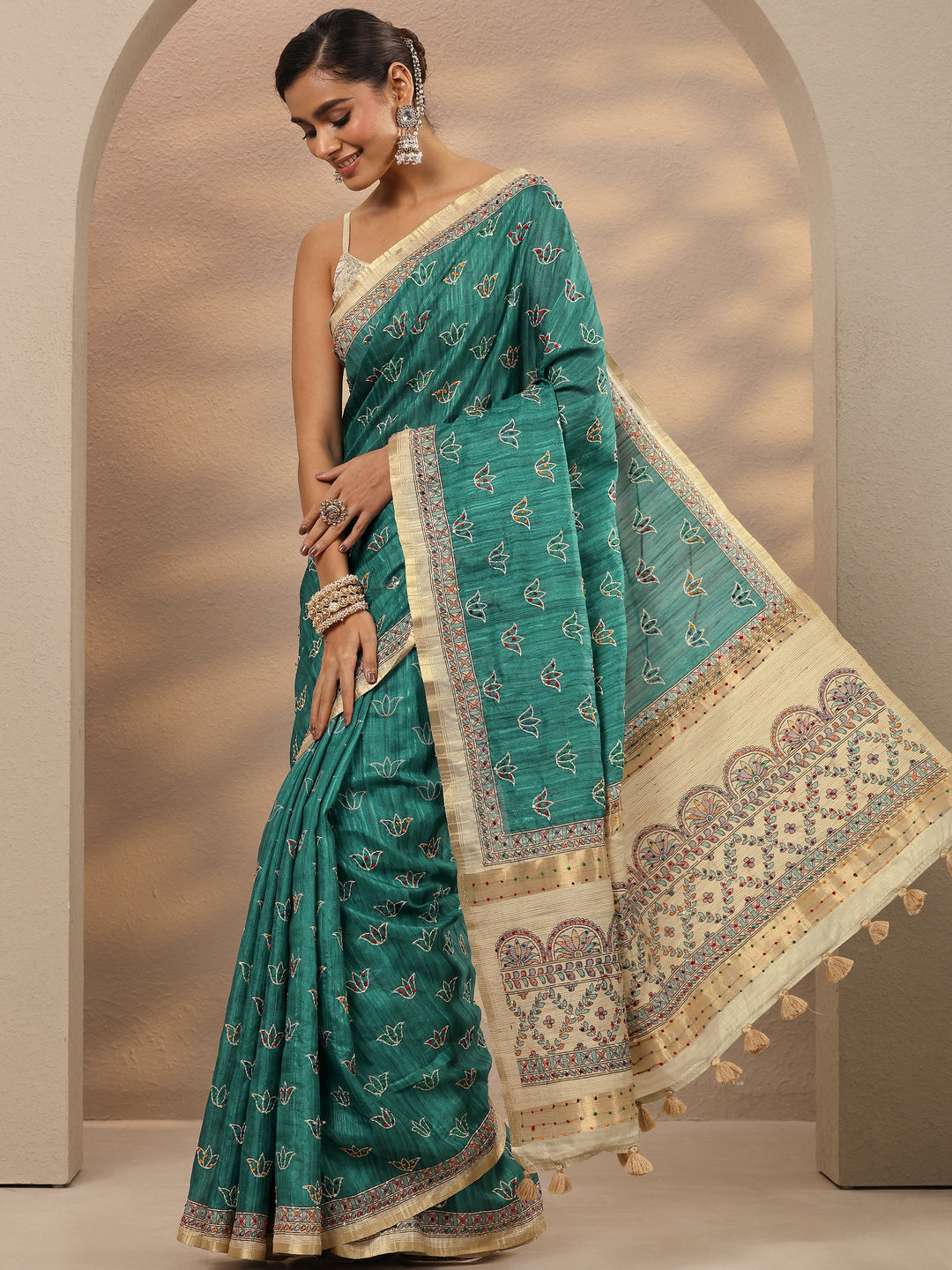  Green Printed Silk Blend Saree With Unstitched Blouse Piece 
