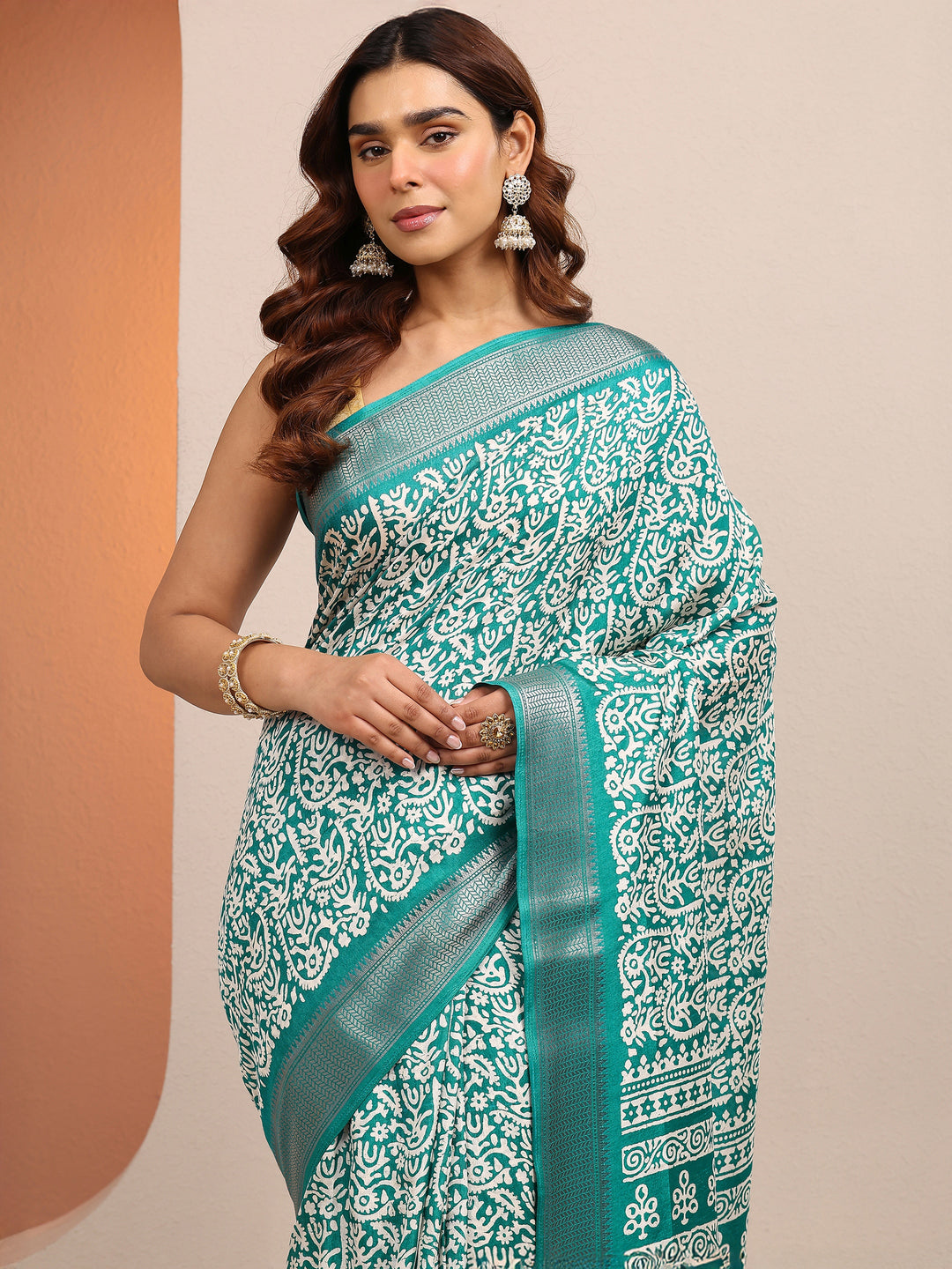  Green Printed Silk Blend Saree With Unstitched Blouse Piece 