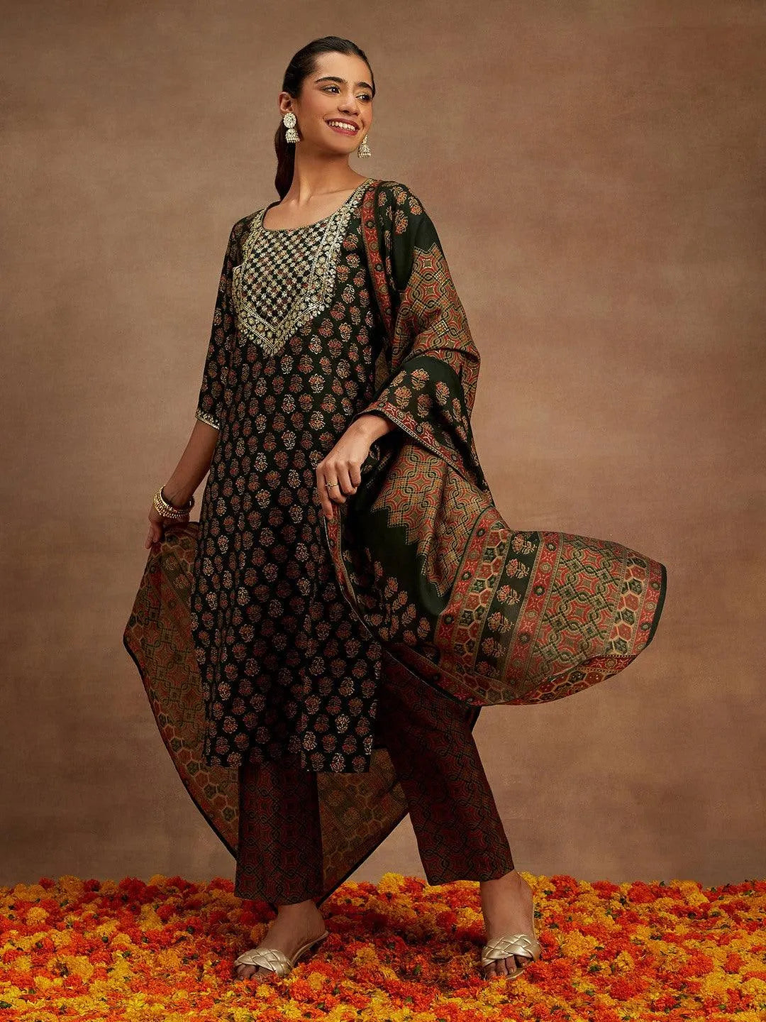 libas Green Printed Silk Blend Straight Suit With Dupatta-picture-41