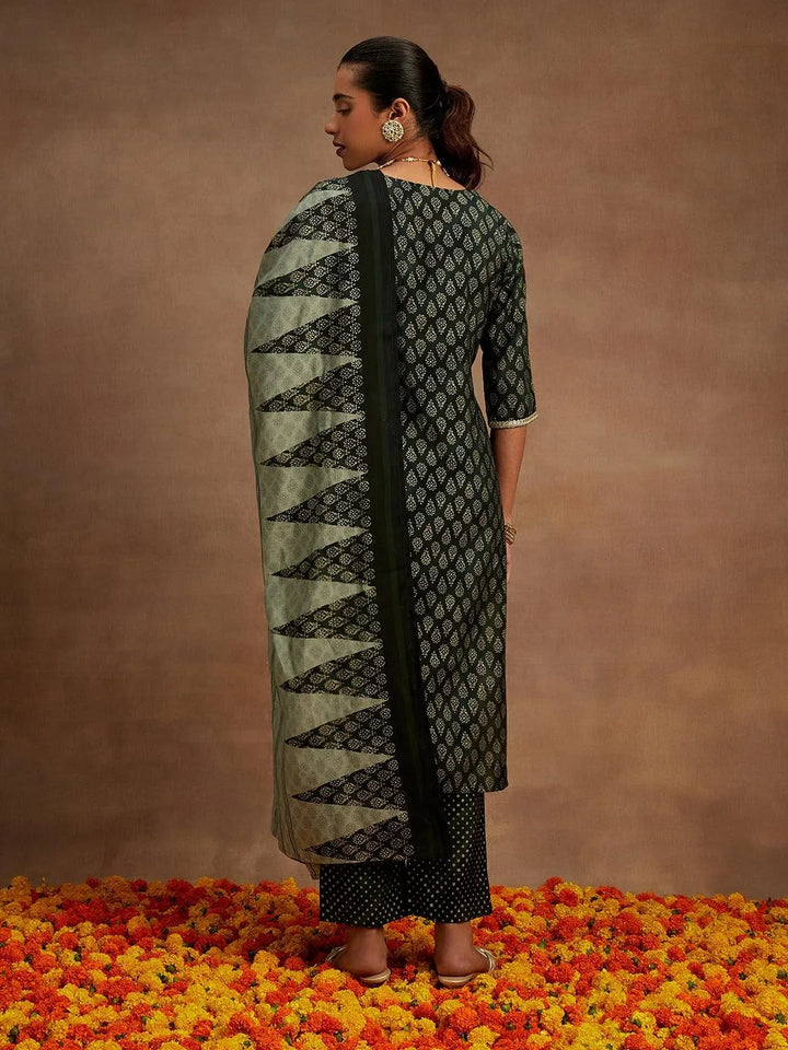 Green Printed Silk Blend Straight Kurta With Trousers & Dupatta - Libas