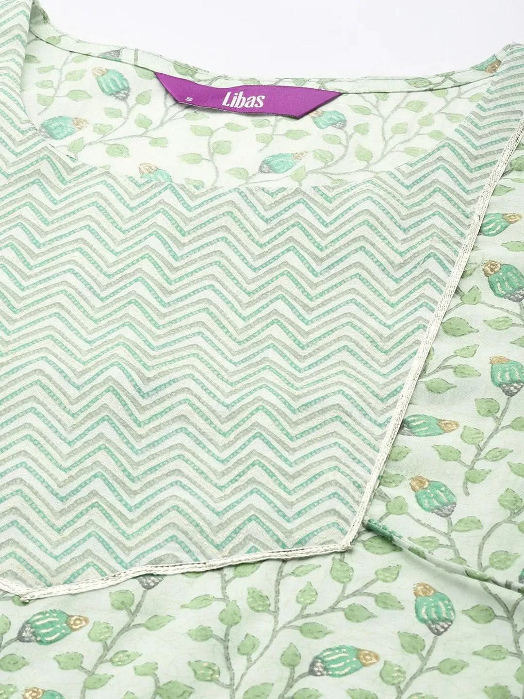 

Green Printed Silk Blend Straight Kurta With Trousers