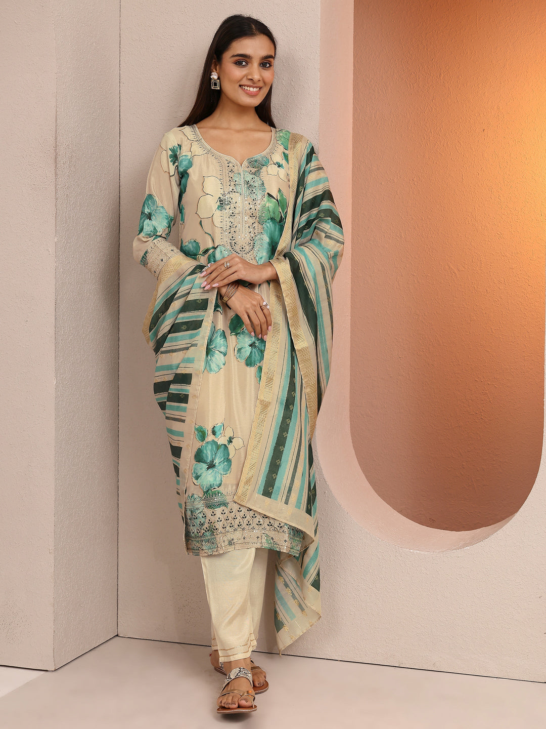 Green Printed Silk blend Straight Suit Set With Dupatta