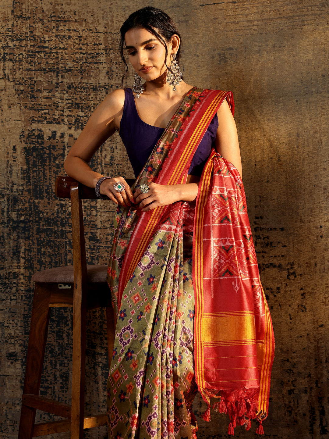 Green Printed Silk Saree With Unstitched Blouse Piece