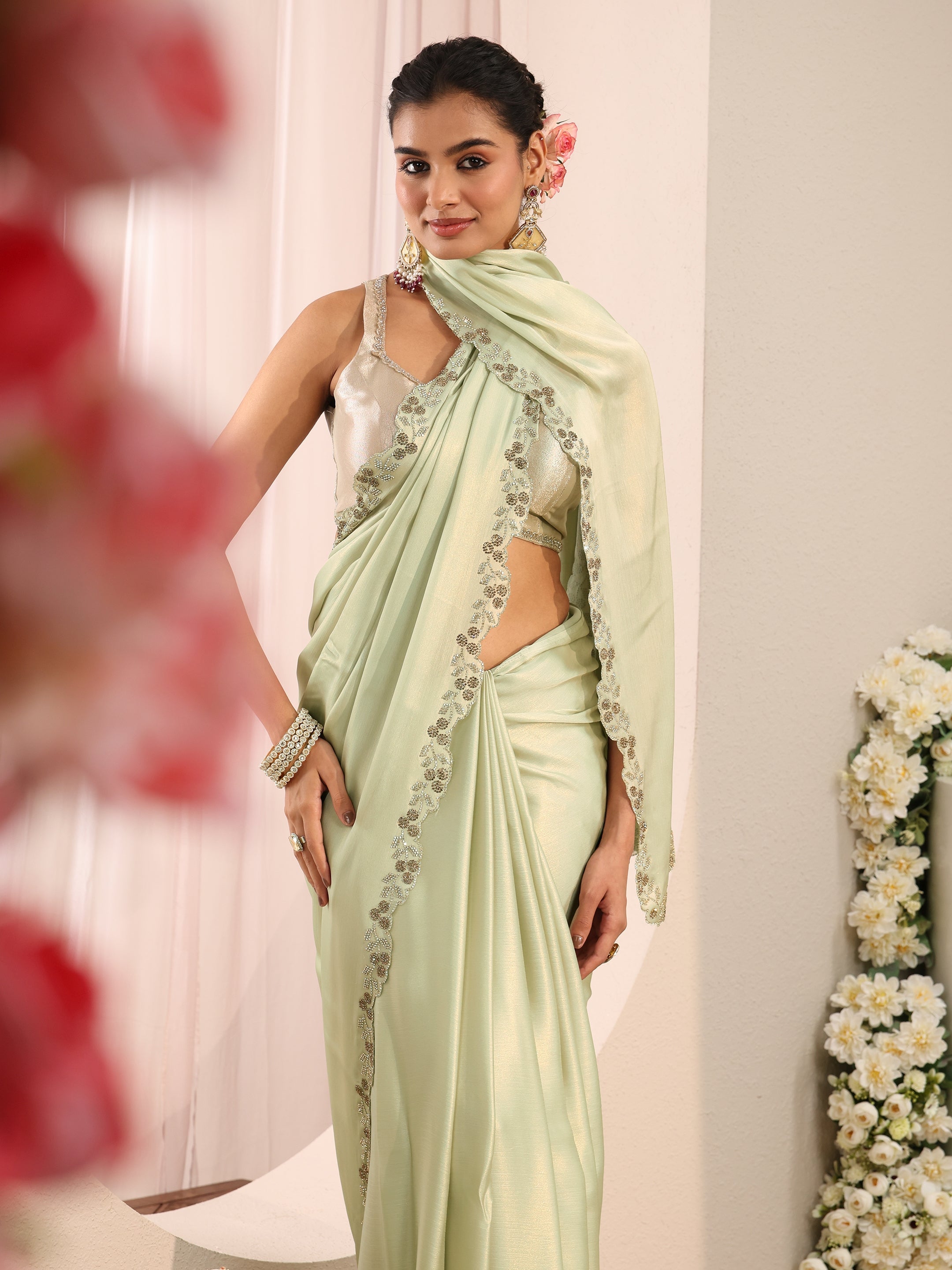 libas Green Solid Embellished Border Chiffon Saree With Unstitched Blouse Piece-picture-11