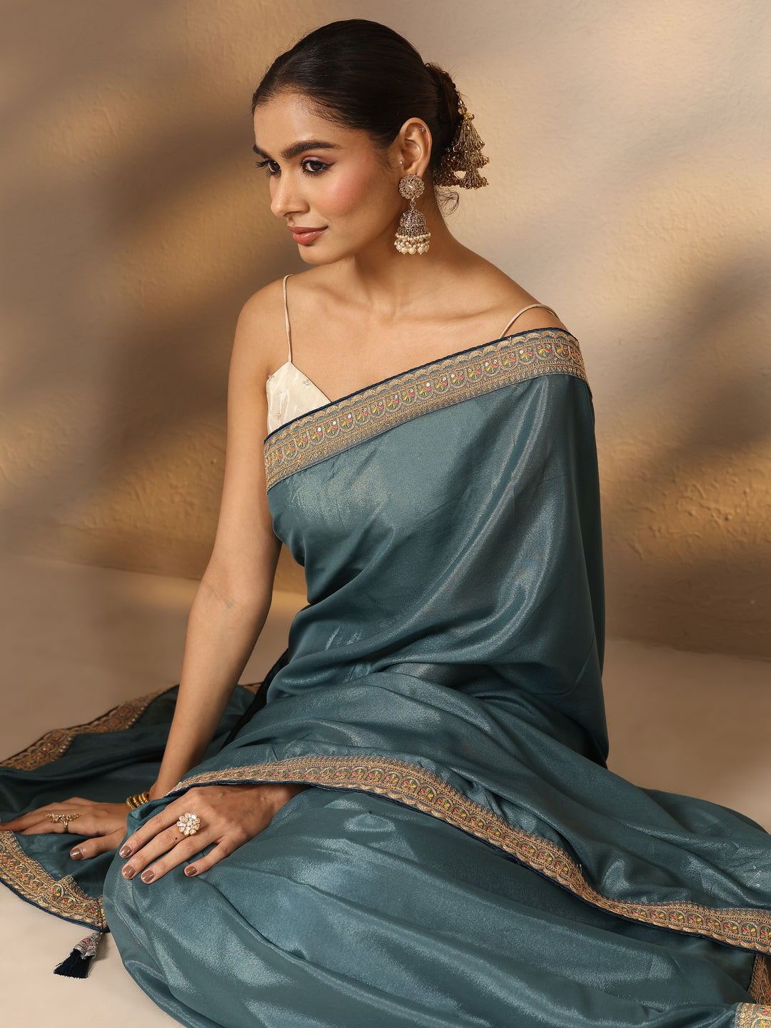  Green Solid Silk Blend Saree With Unstitched Blouse Piece 