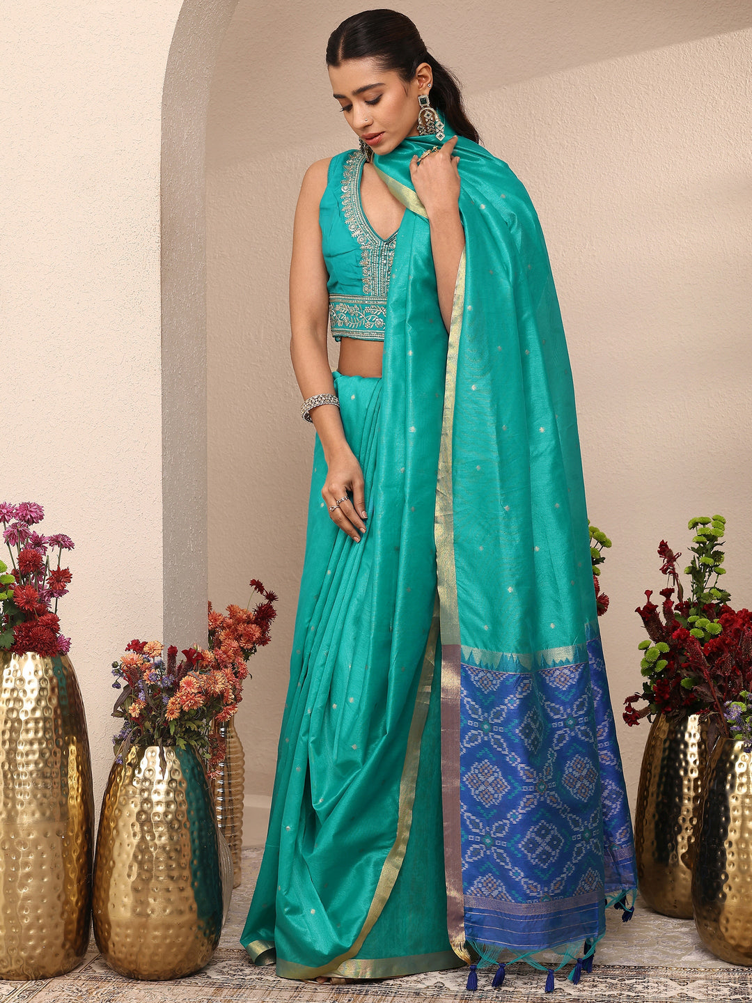 Green Woven Design Banarsi Silk Blend Saree With Unstitched Blouse Piece