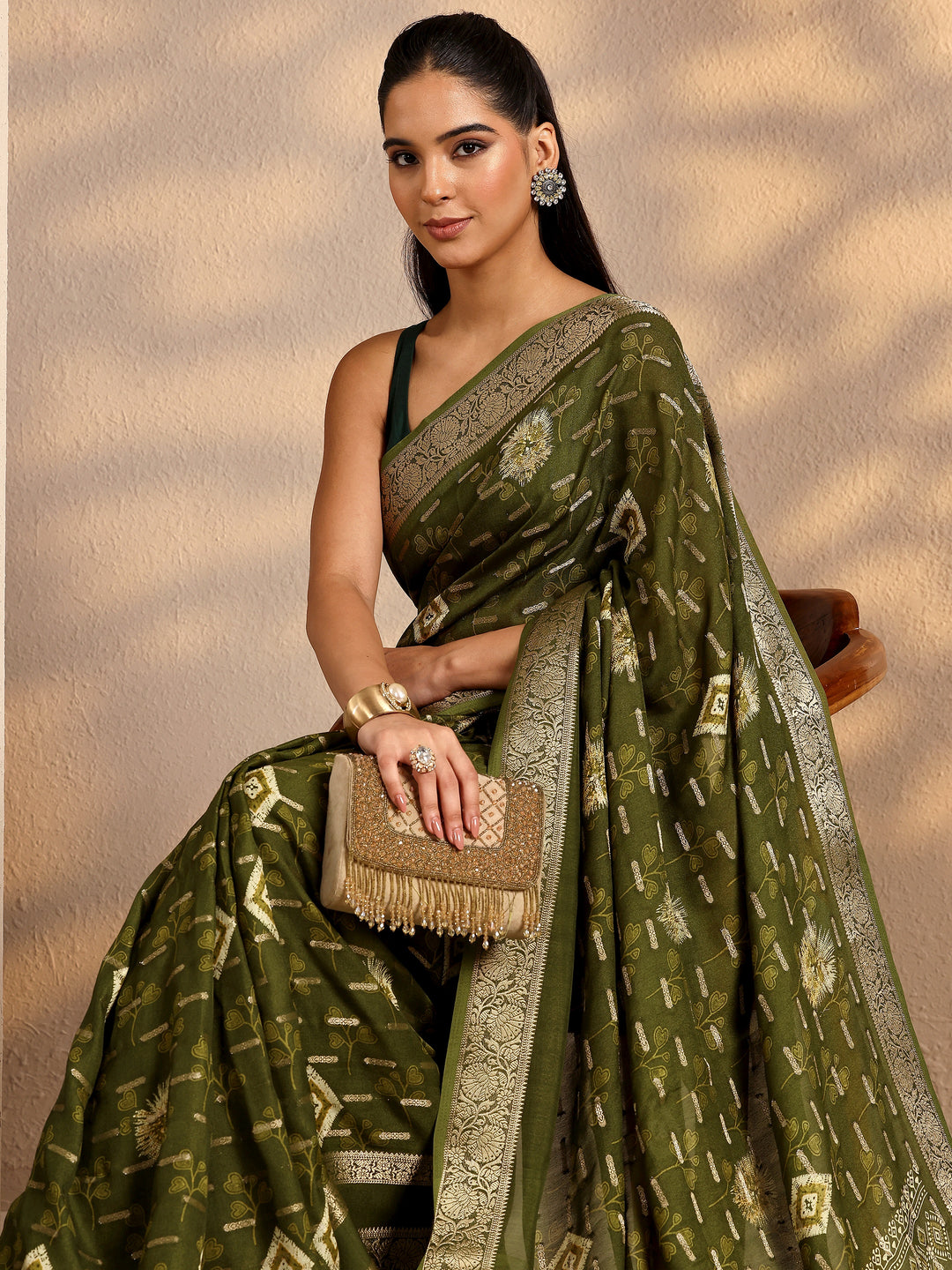 Green Woven Design Silk Blend Saree With Unstitched Blouse Piece