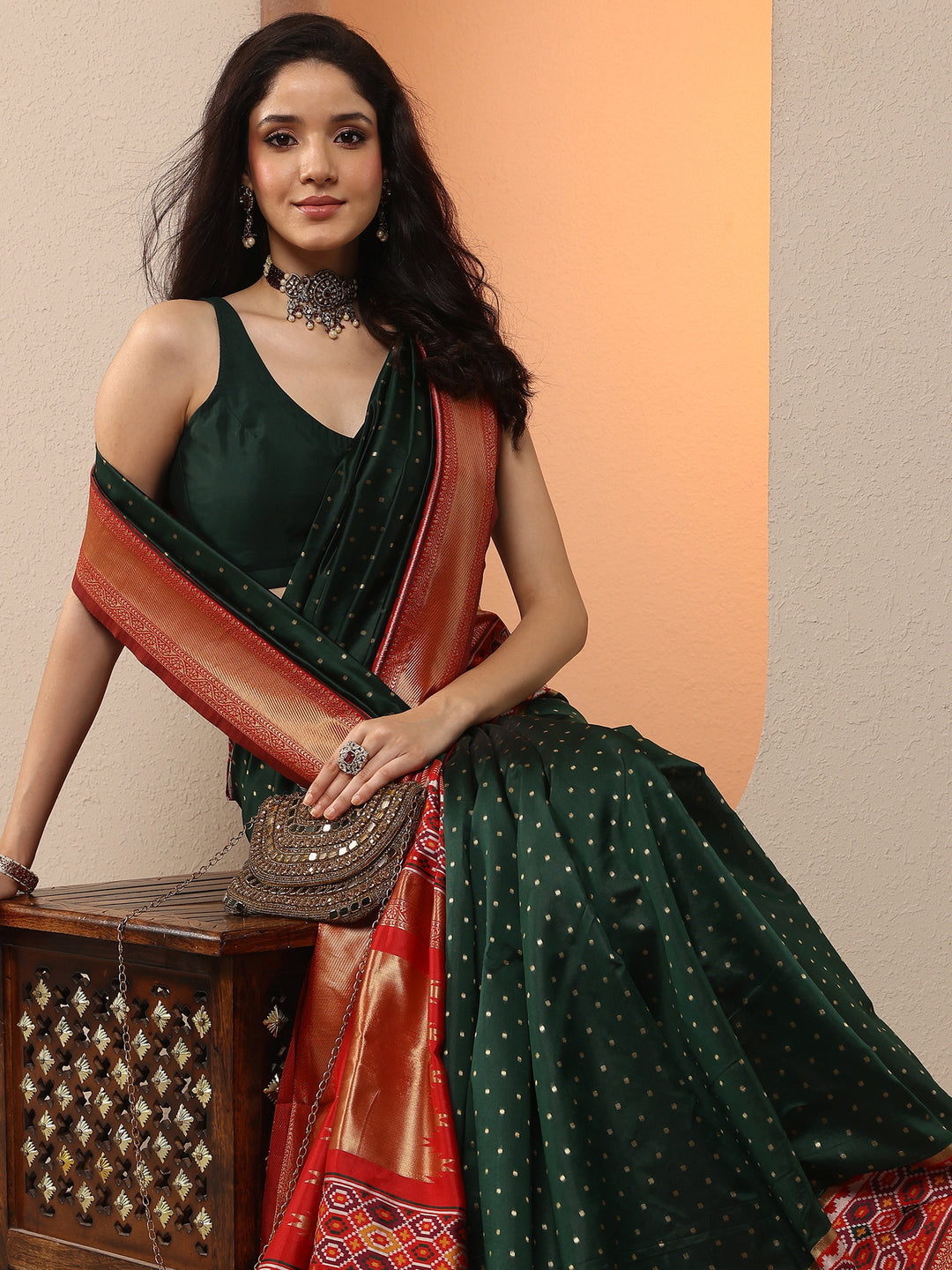 Green Woven Design Silk Blend Saree With Unstitched Blouse Piece