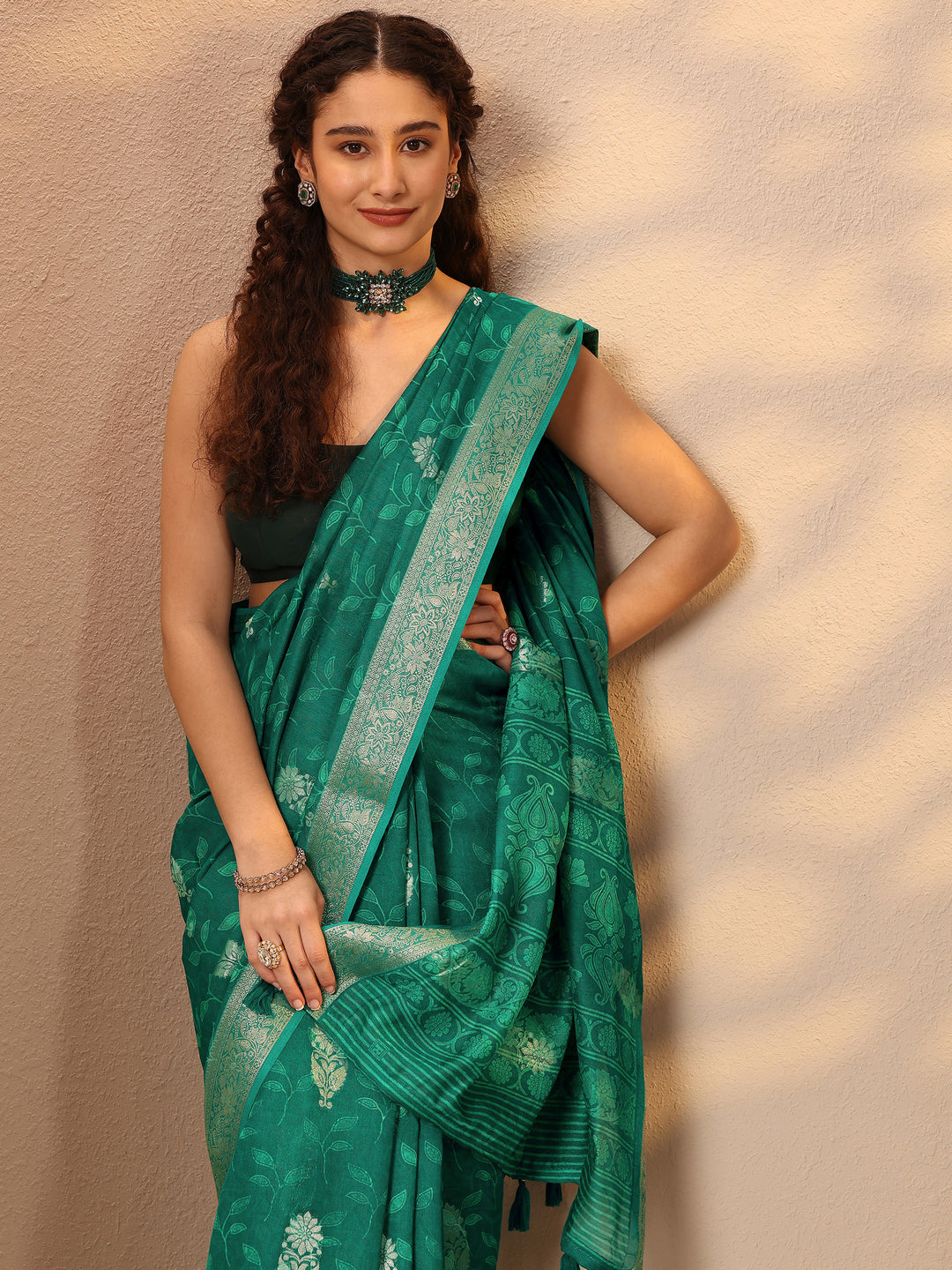 Green Woven Design Silk Blend Saree With Unstitched Blouse Piece