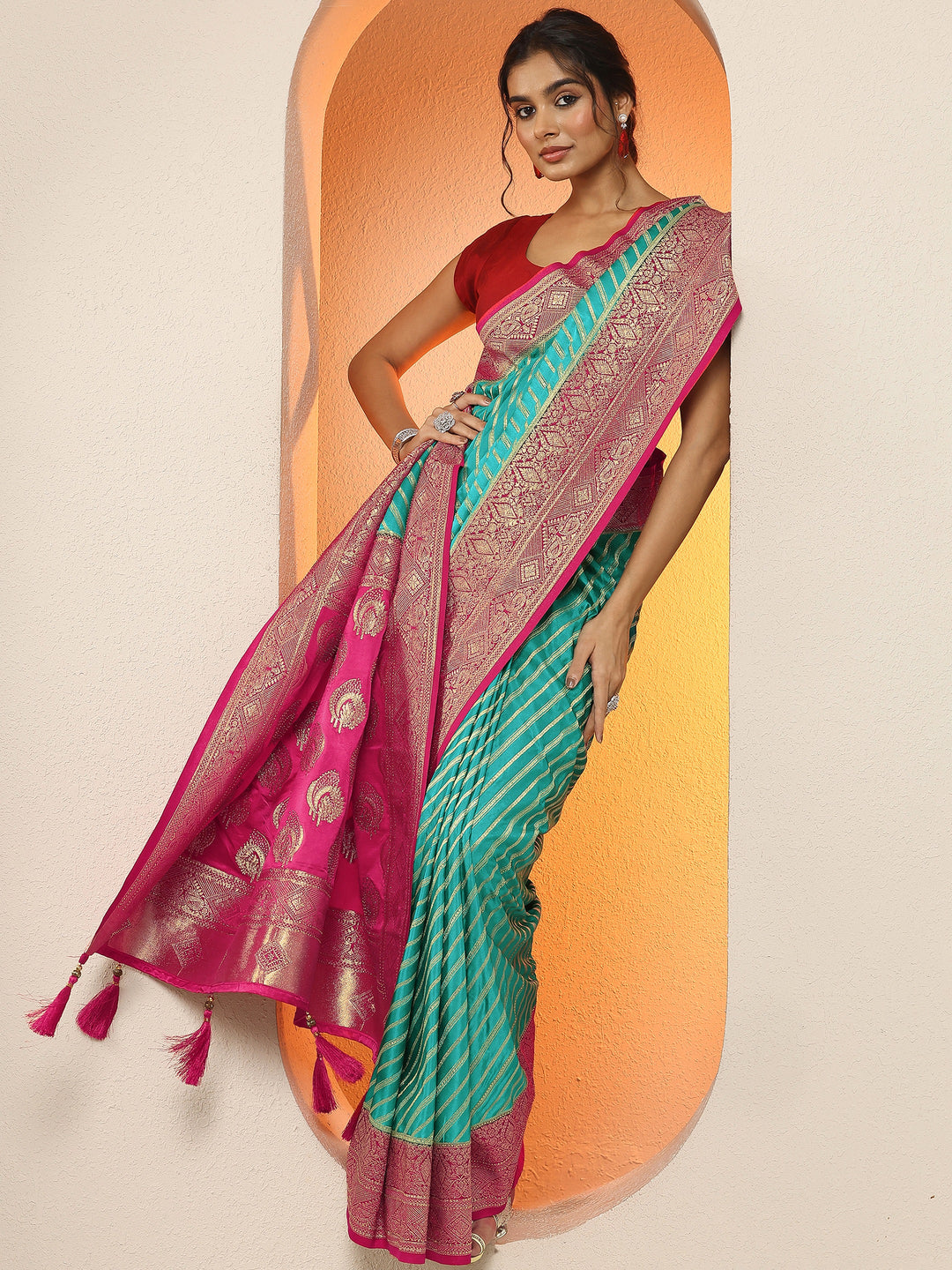 Green Woven Design Silk Blend Sarees With Unstitched Blouse Piece