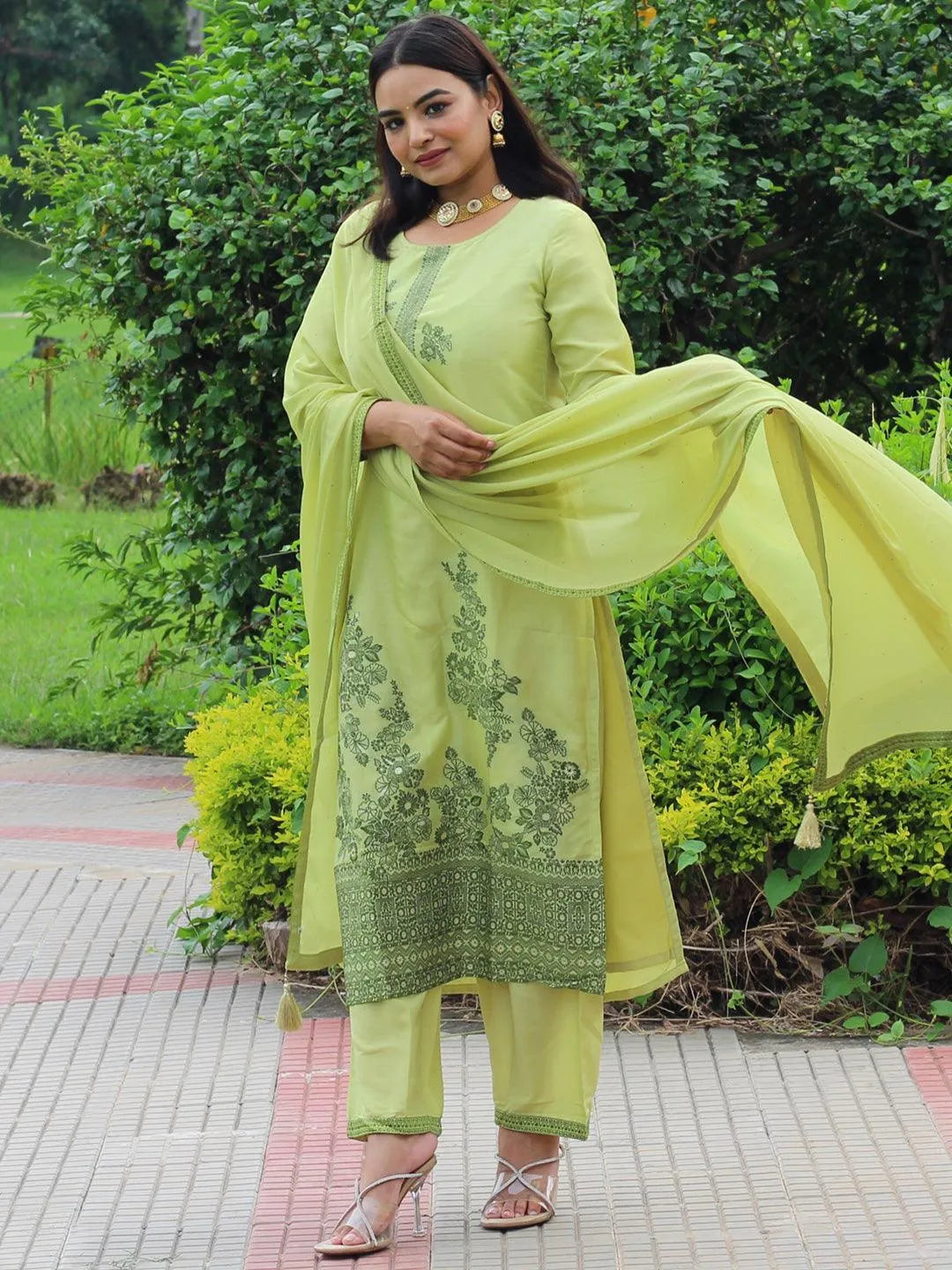 Green Woven Design Silk Blend Straight Kurta With Trousers & Dupatta - Libas