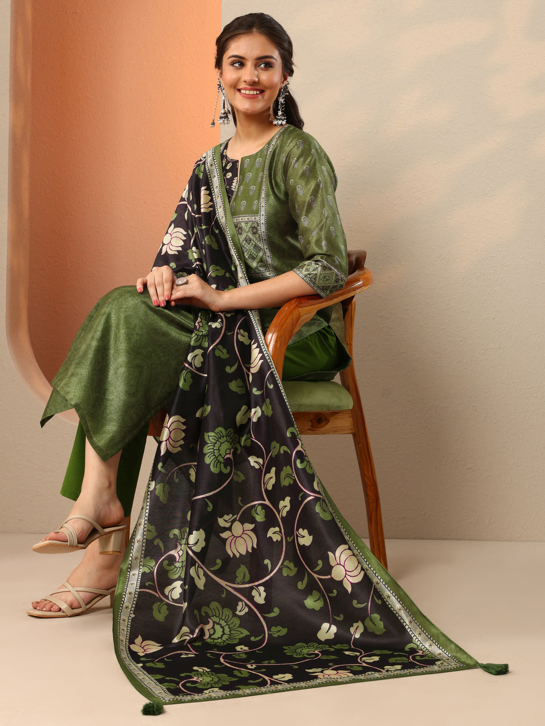 Green Woven Design Silk Blend Straight Suit Set With Dupatta