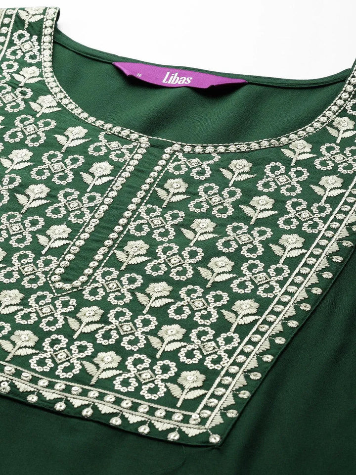 Green Printed Rayon Straight Kurta - Libas