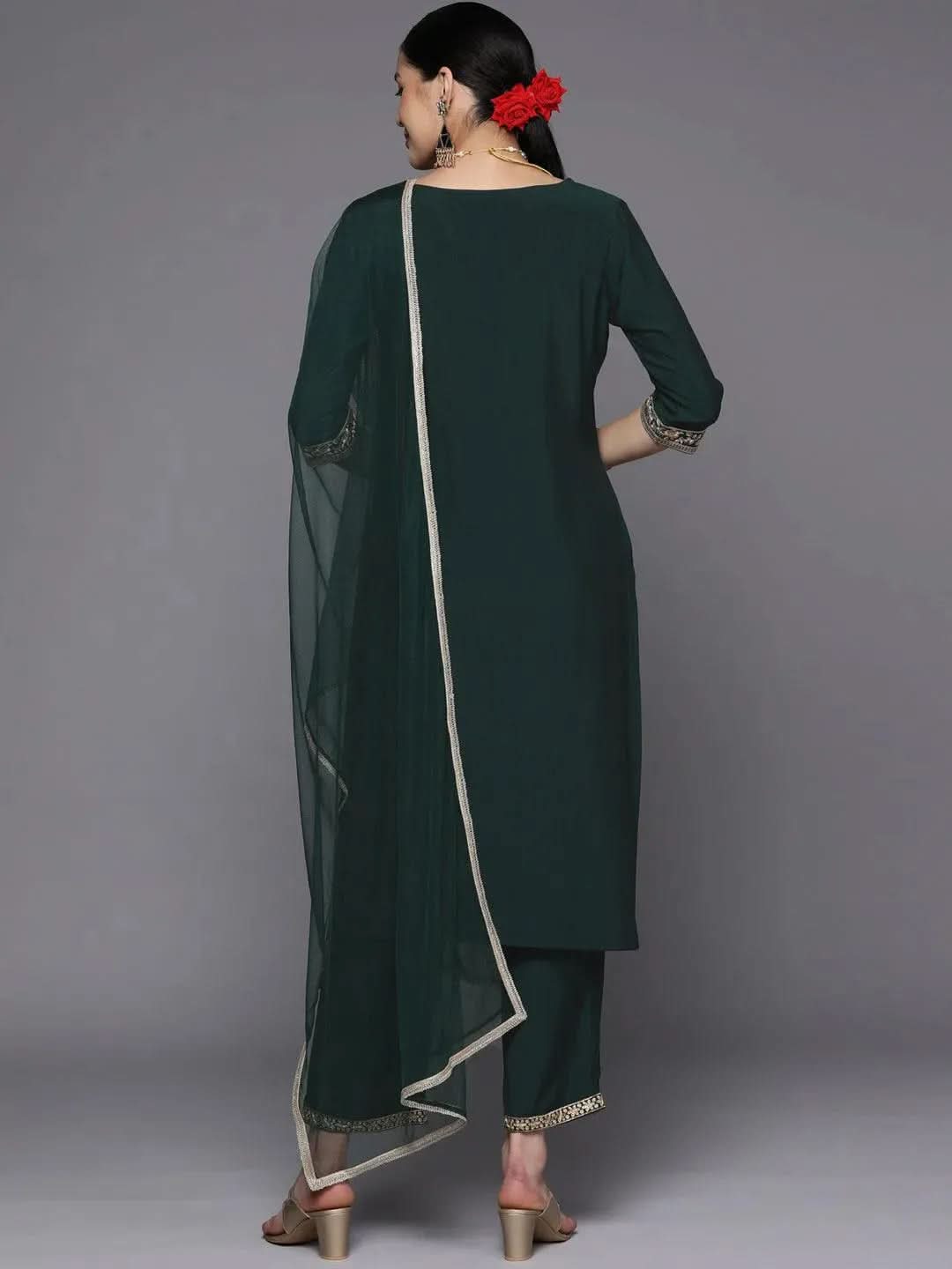 

Green Yoke Design Silk Blend Straight Kurta With Dupatta