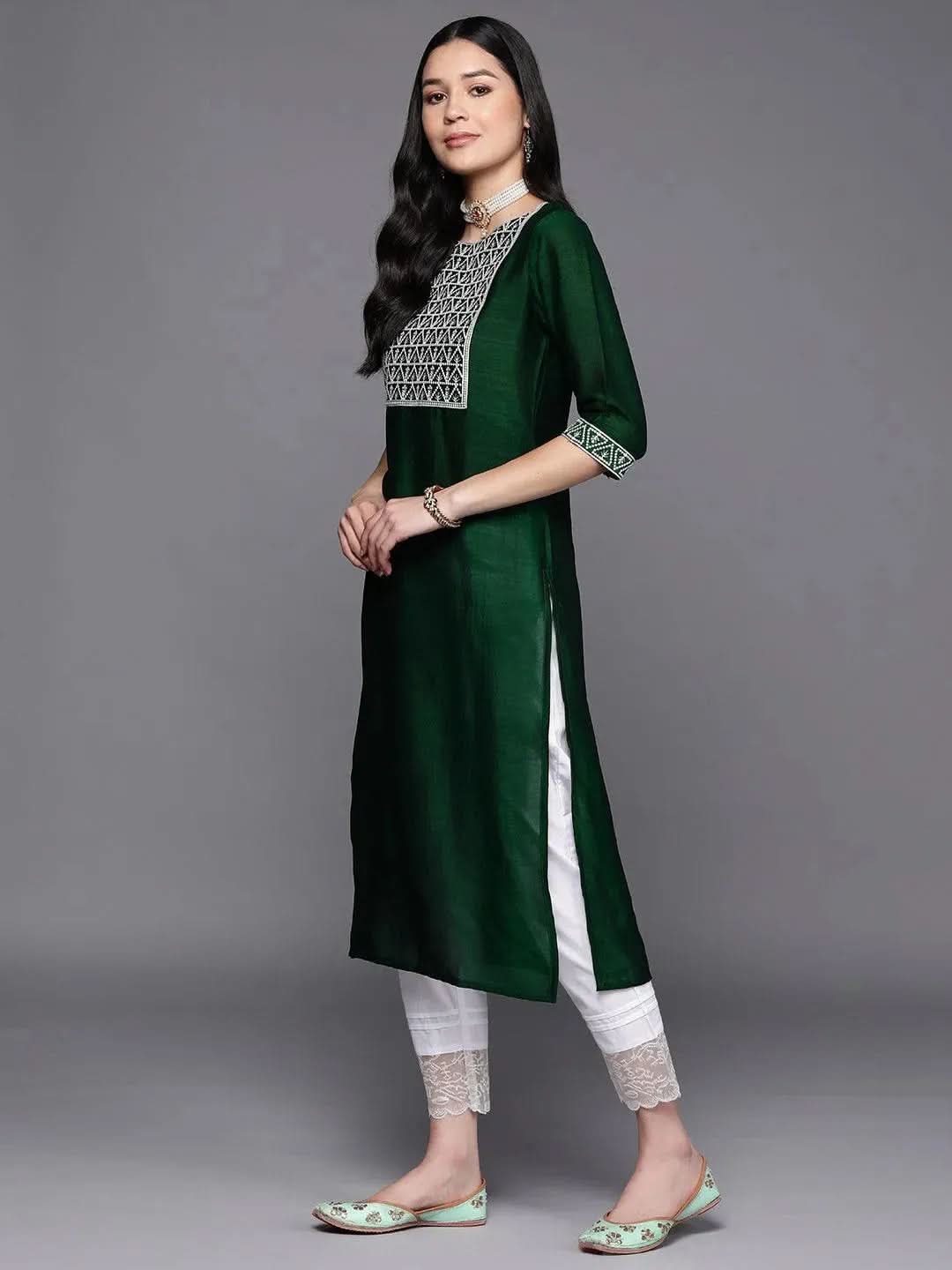 

Green Yoke Design Silk Straight Kurta