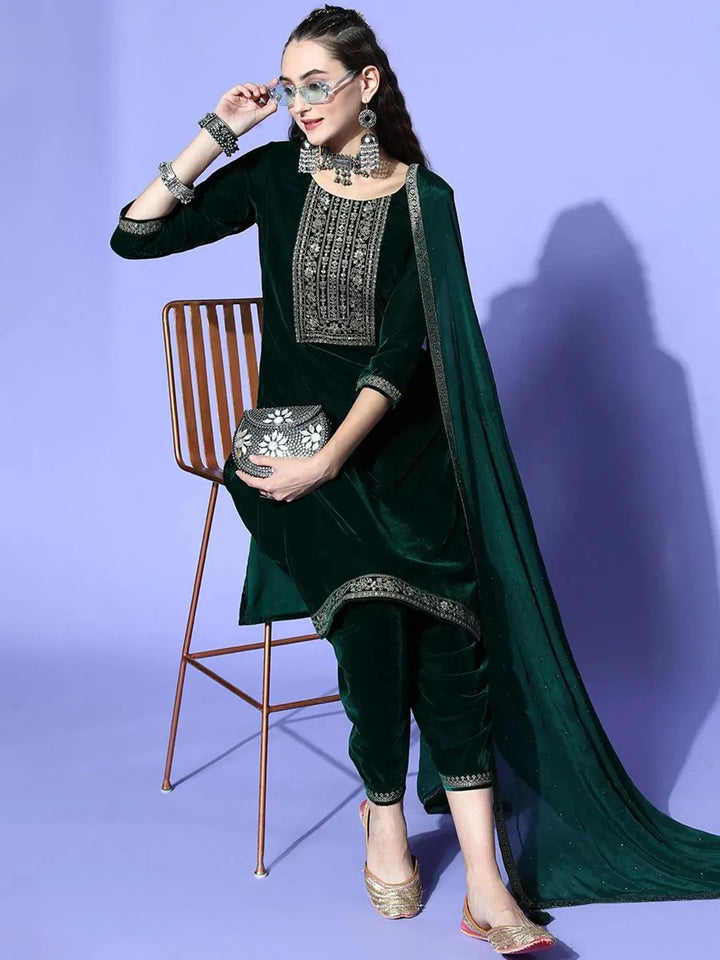 Green Yoke Design Velvet Straight Suit Set - Libas