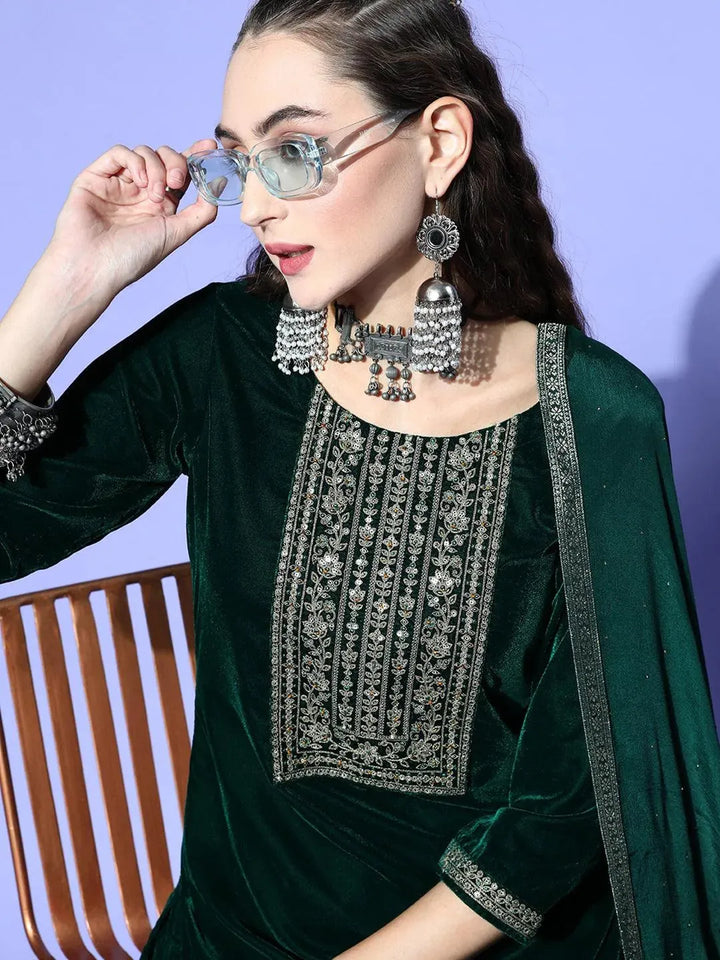Green Yoke Design Velvet Straight Suit Set - Libas