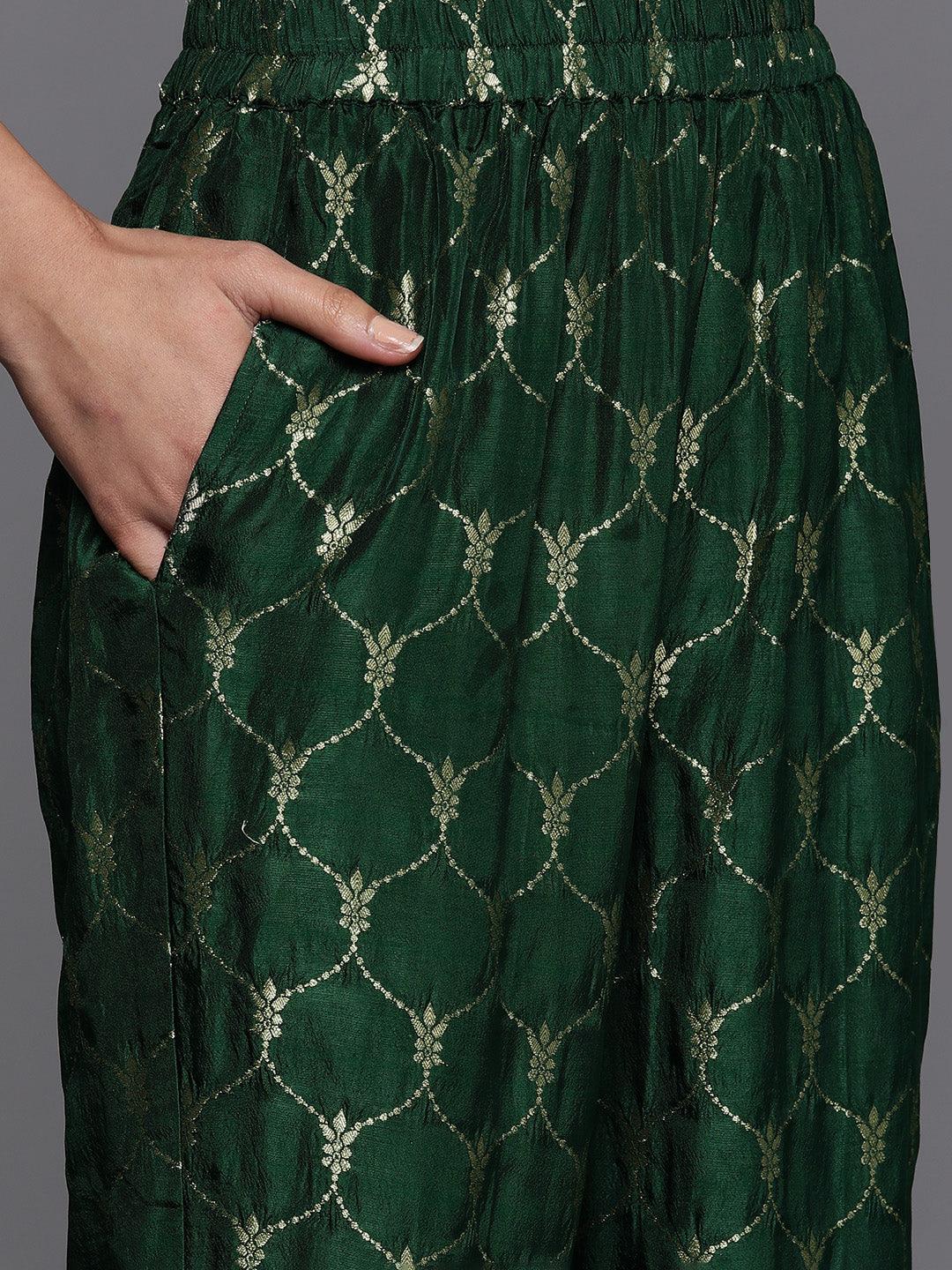 Green Yoke Design Velvet Straight Suit Set - Libas