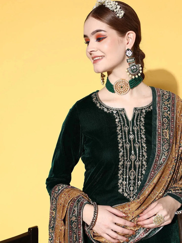 Green Yoke Design Velvet Straight Suit Set - Libas