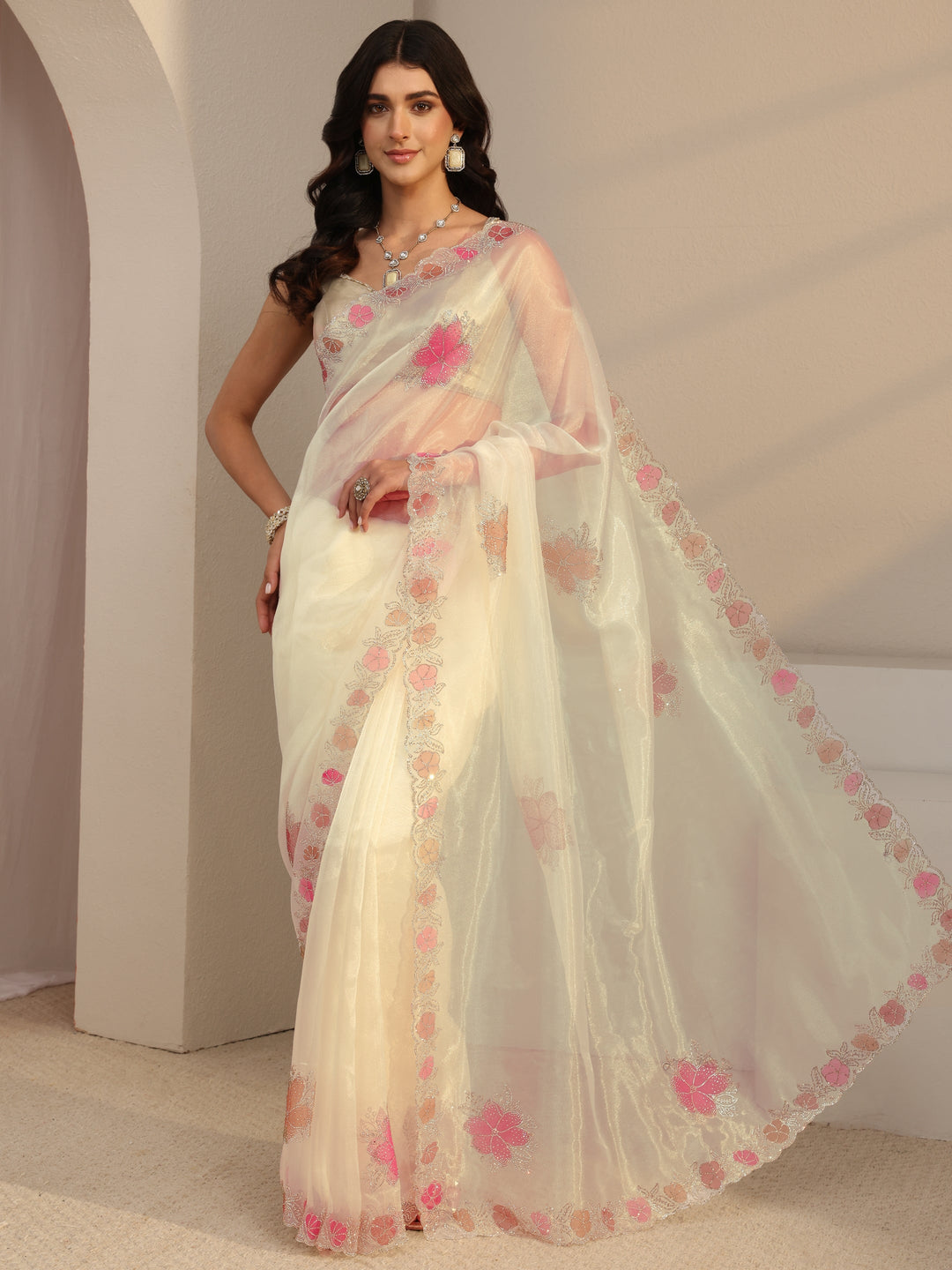 Ivory Floral Embellished Organza Sareewith Unstitched Blouse Piece