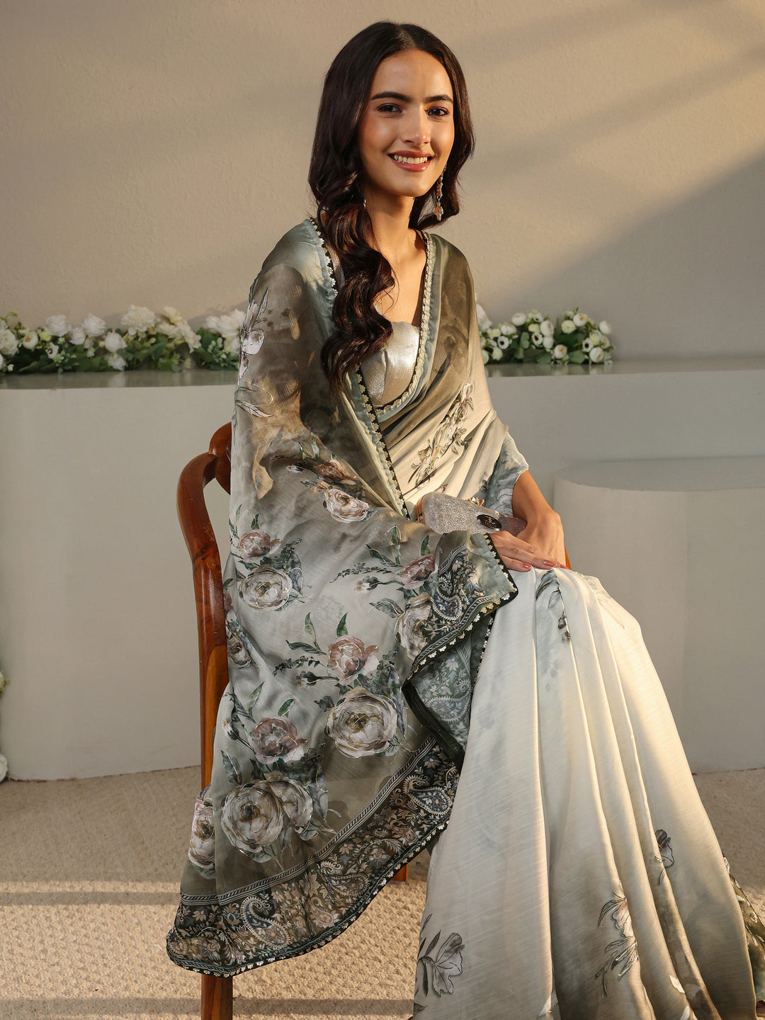 Ivory Floral Printed Ombre Chiffon Saree With Unstitched Blouse Piece