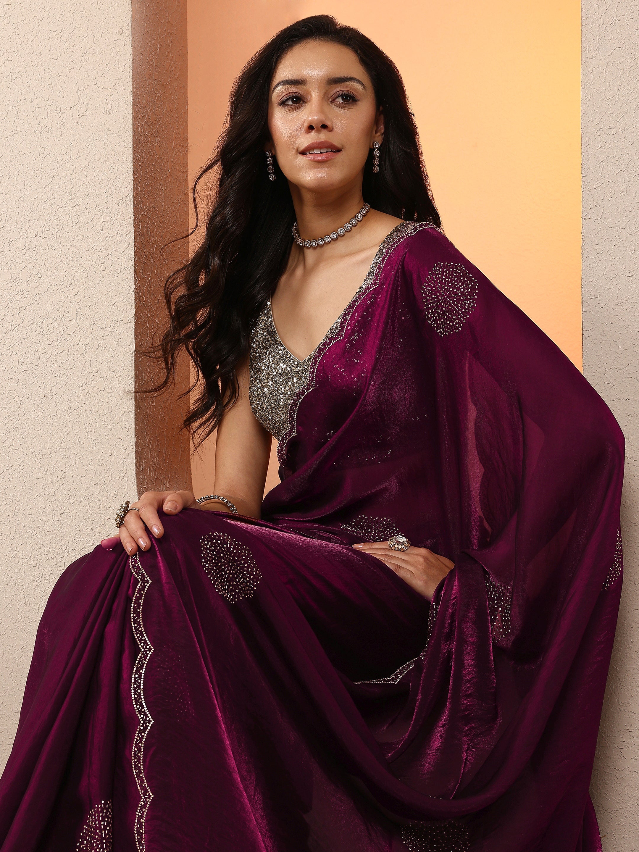 Maroon Embellished Organza Saree With Unstitched Blouse Piece-image-15