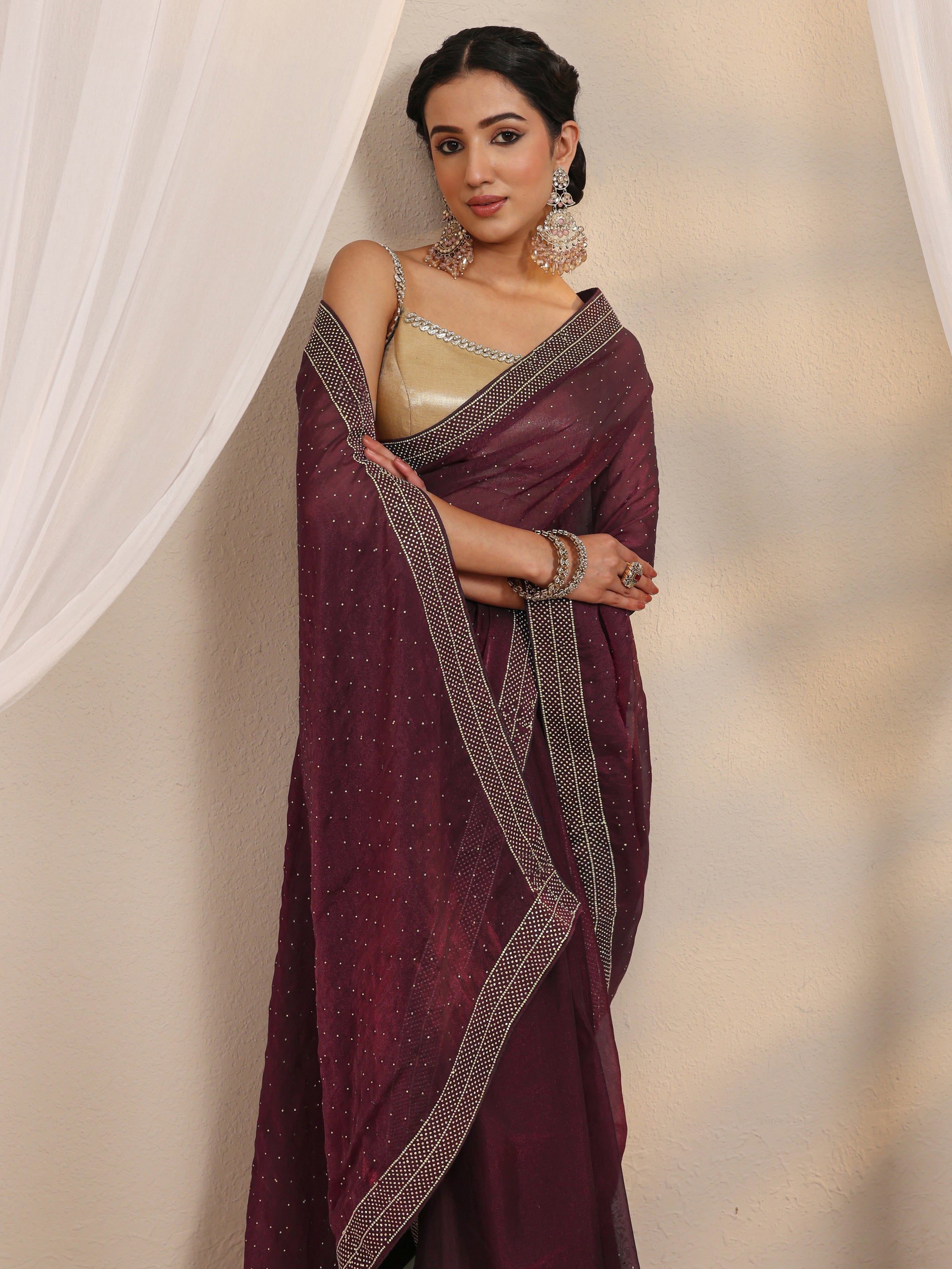 Maroon Embellished Tissue Saree With Unstitched Blouse Piece-image-9