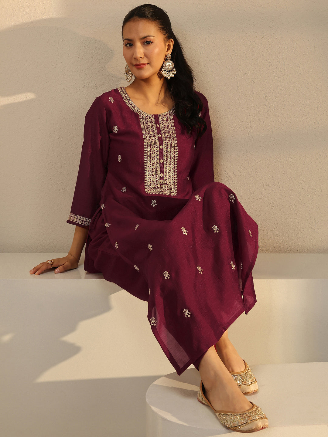  Maroon Ethnic Motif Zari Embroidered Straight Kurta With Lining 
