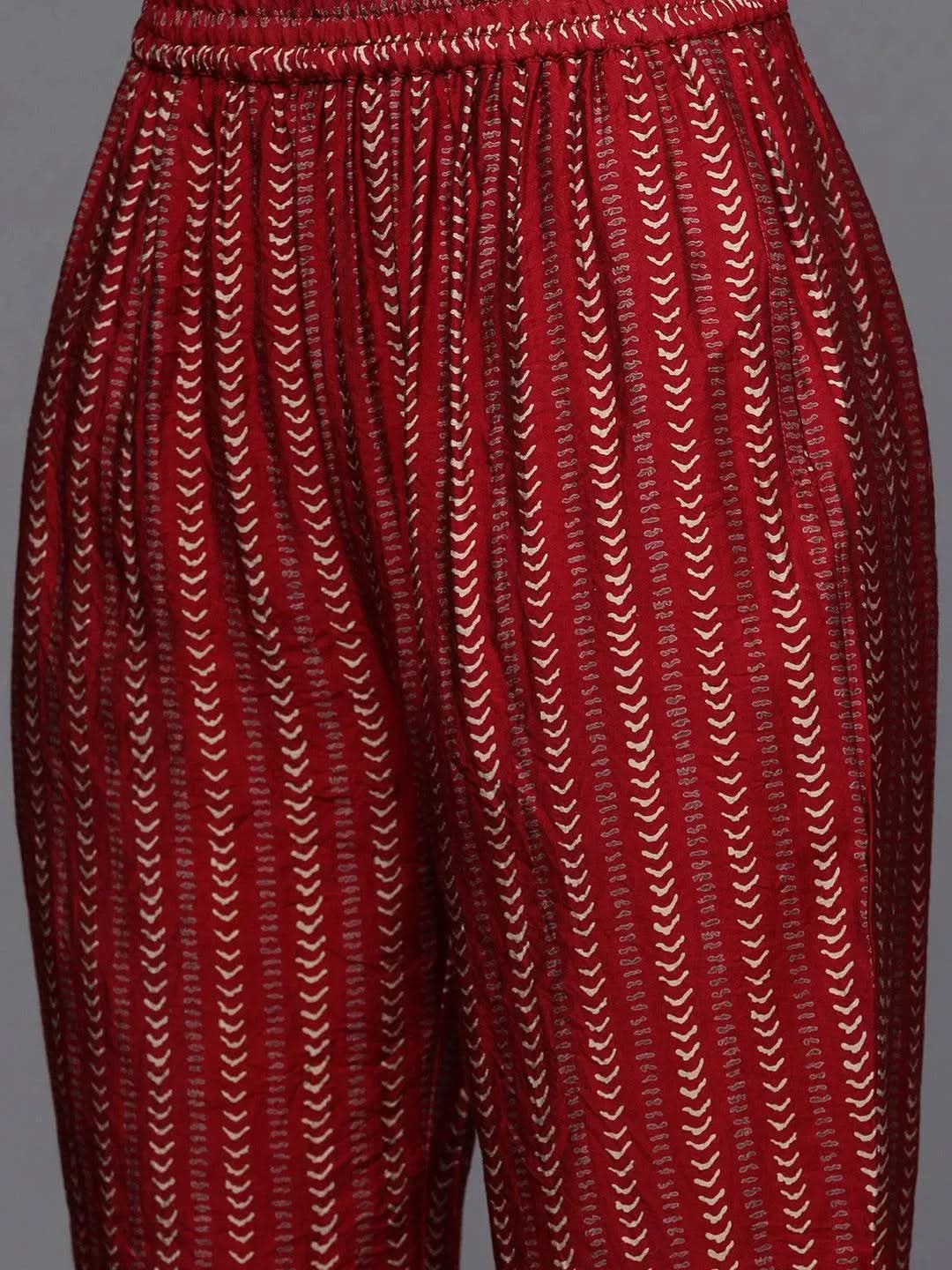 

Maroon Printed Silk Blend Straight Kurta With Dupatta