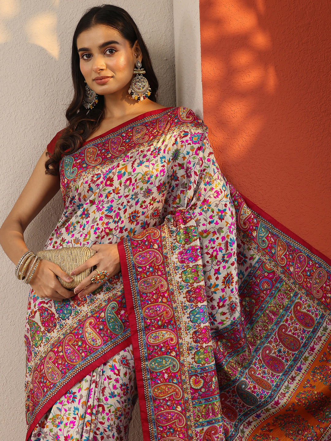  Multi Printed Silk Blend Saree With Unstitched Blouse Piece 