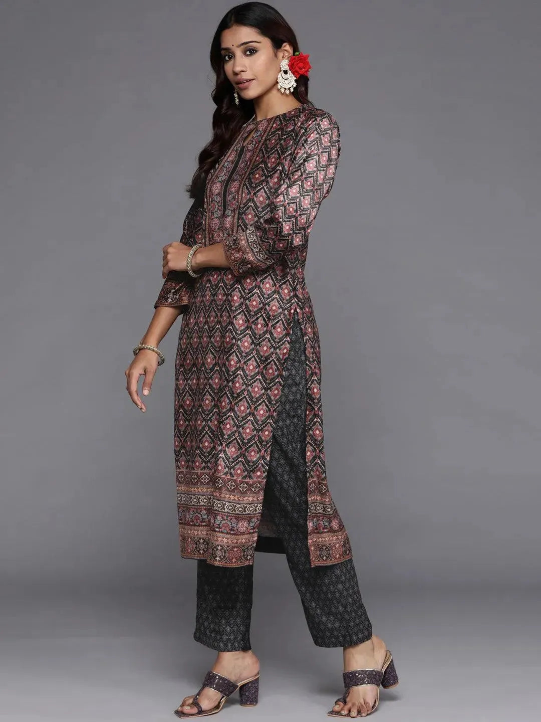 Multicoloured Printed Velvet Straight Suit Set With Trousers - Libas 