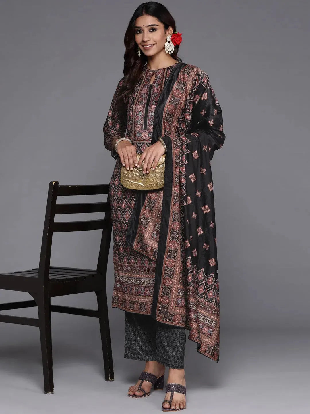 Multicoloured Printed Velvet Straight Suit Set With Trousers - Libas