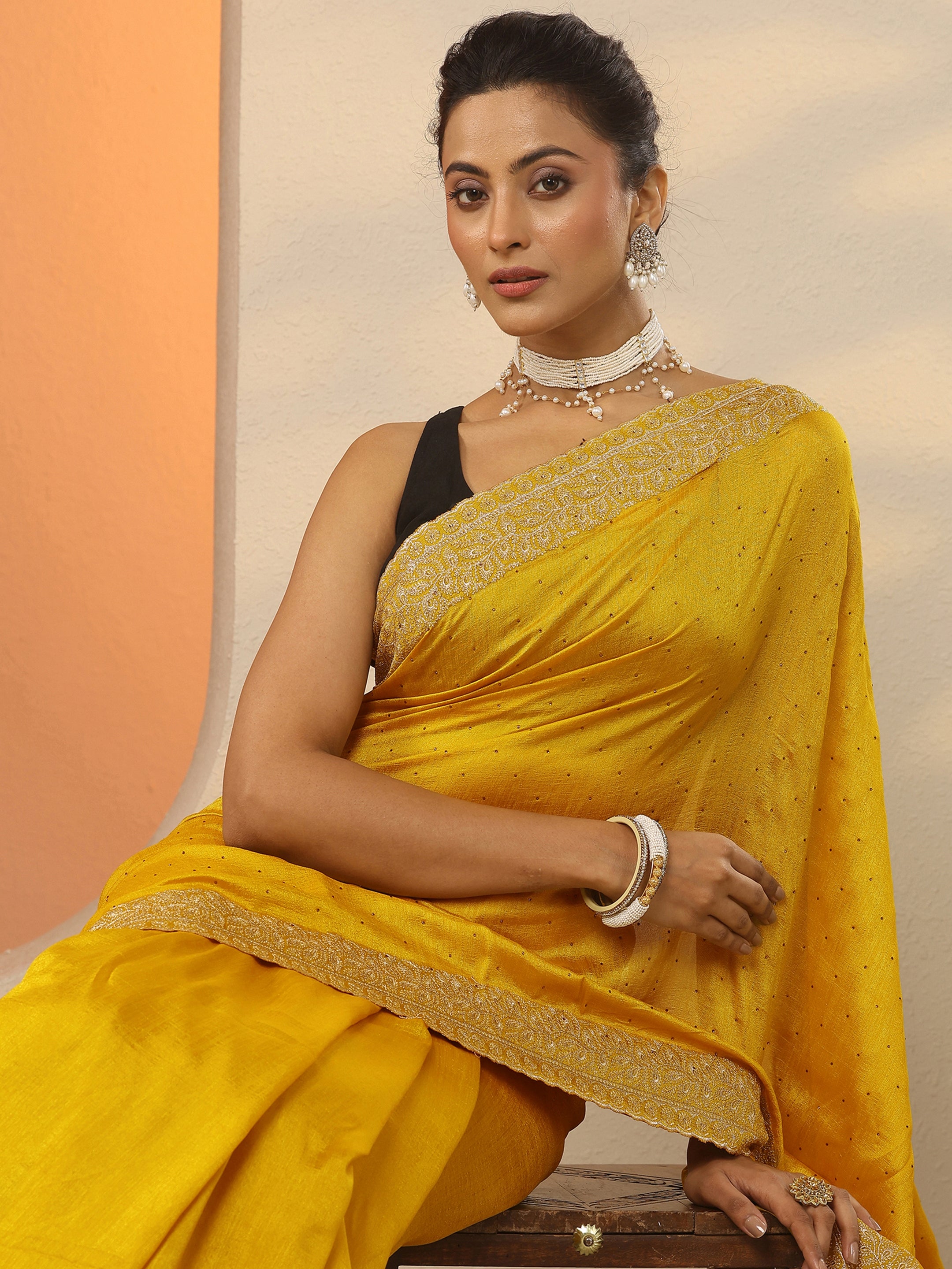 Mustard Embellished Silk Blend Saree With Unstitched Blouse Piece-image-22