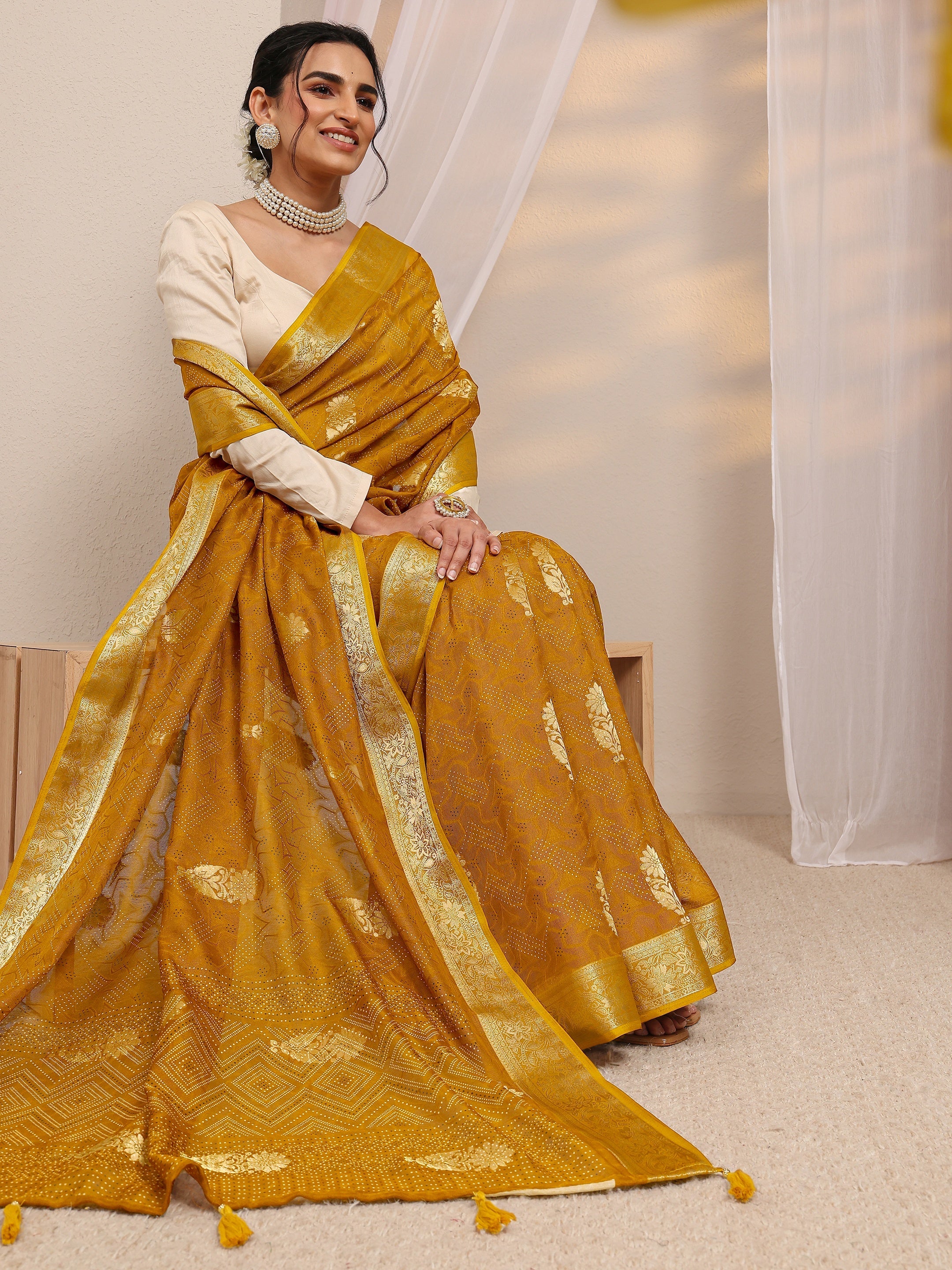 libas Mustard Floral Woven Design Silk Blend Saree With Unstitched Blouse Piece-picture-49