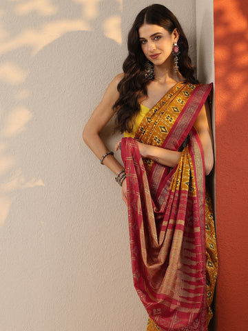 Mustard Printed Silk Blend Saree With Unstitched Blouse Piece