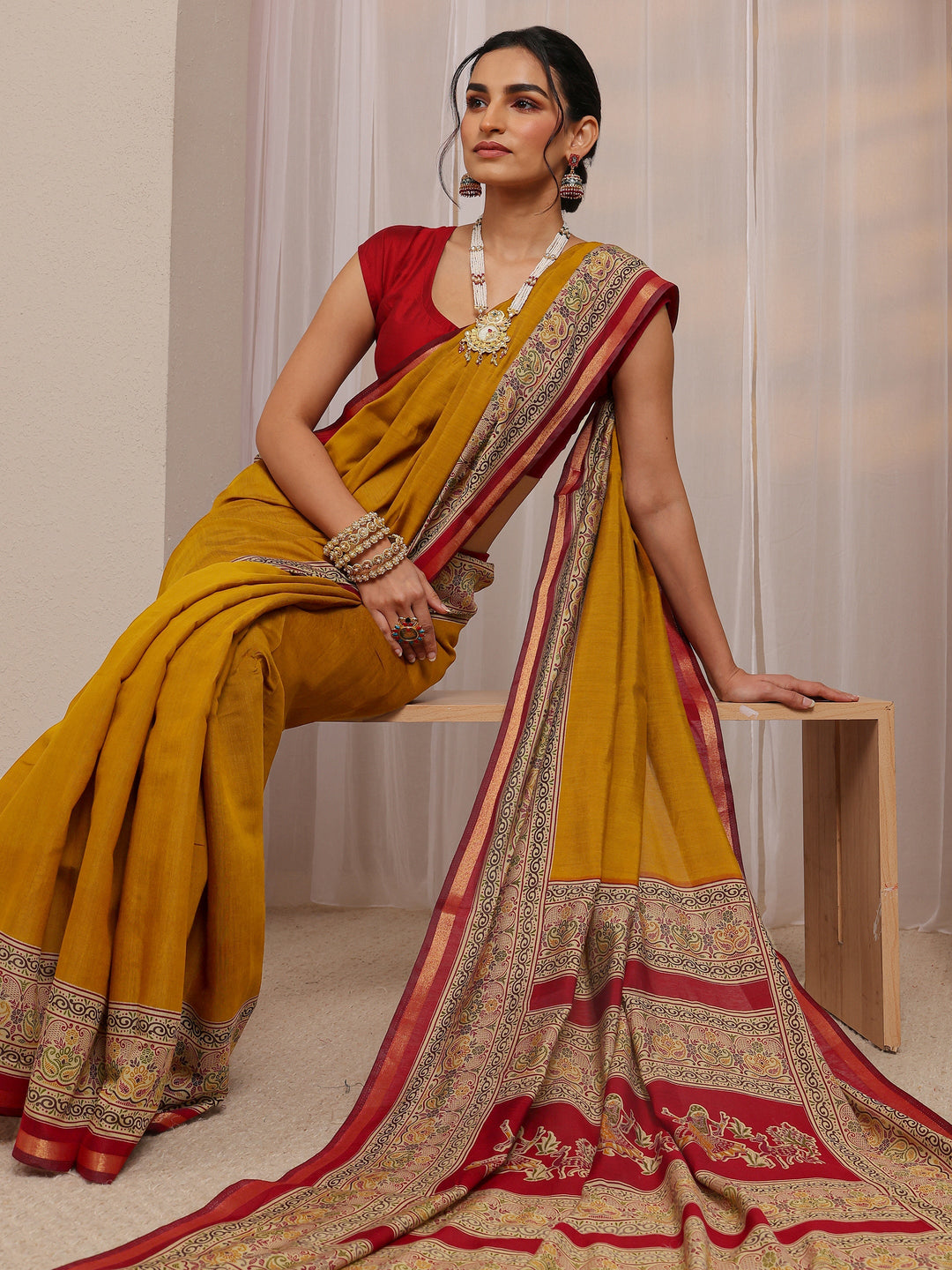 Mustard Solid Silk Blend Saree With Unstitched Blouse Piece
