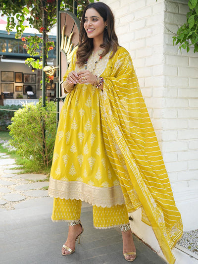 Buy Empress Pitara Suhani Yellow Suit With Banarasi Dupatta (Set of 3)  online