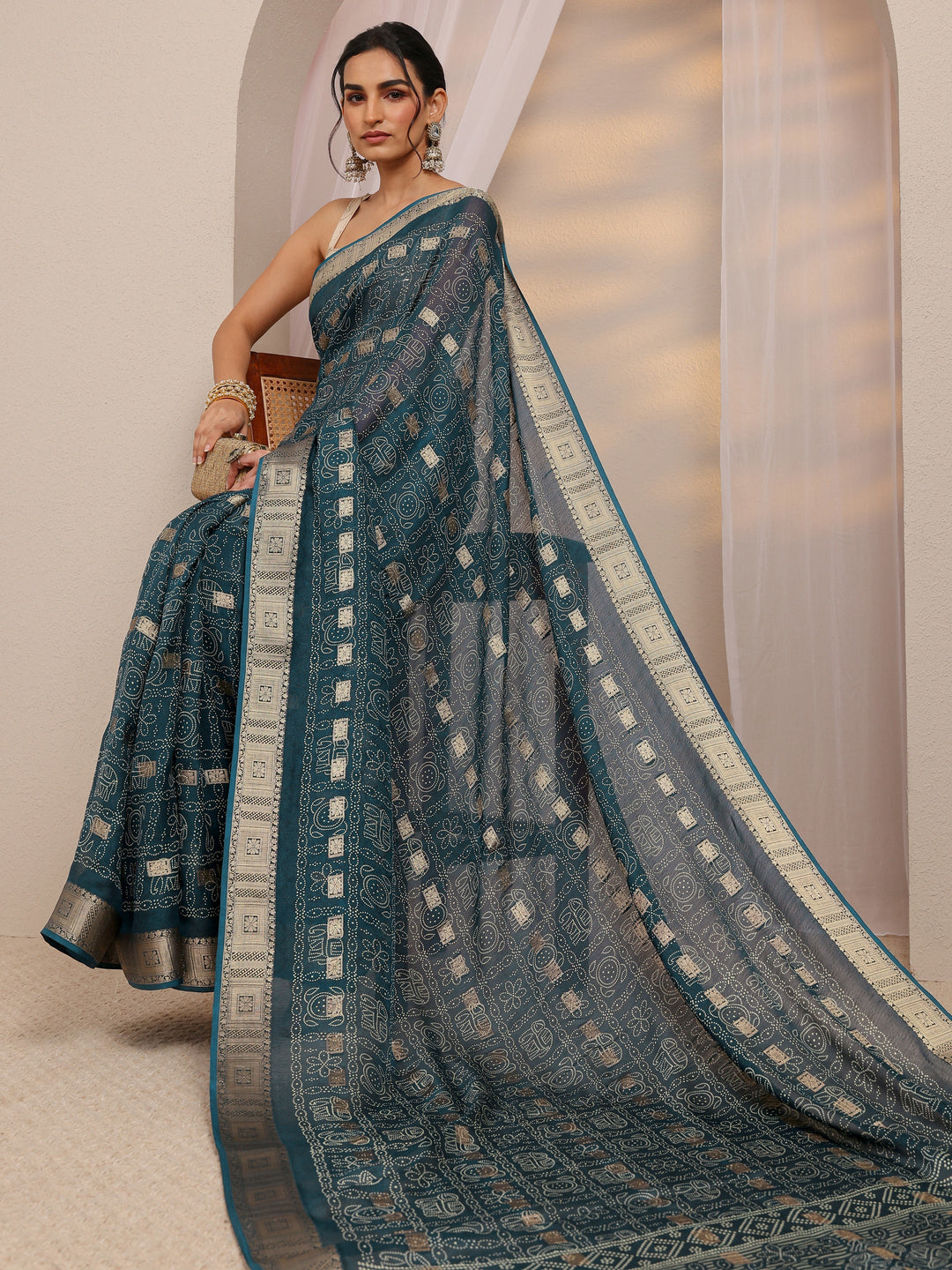 Navy Blue Bandhani Printed Silk Blend Saree With Unstitched Blouse Piece