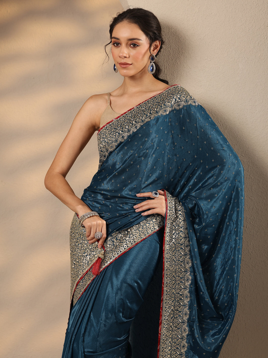 Navy Blue Embellished Silk Blend Saree With Unstitched Blouse Piece