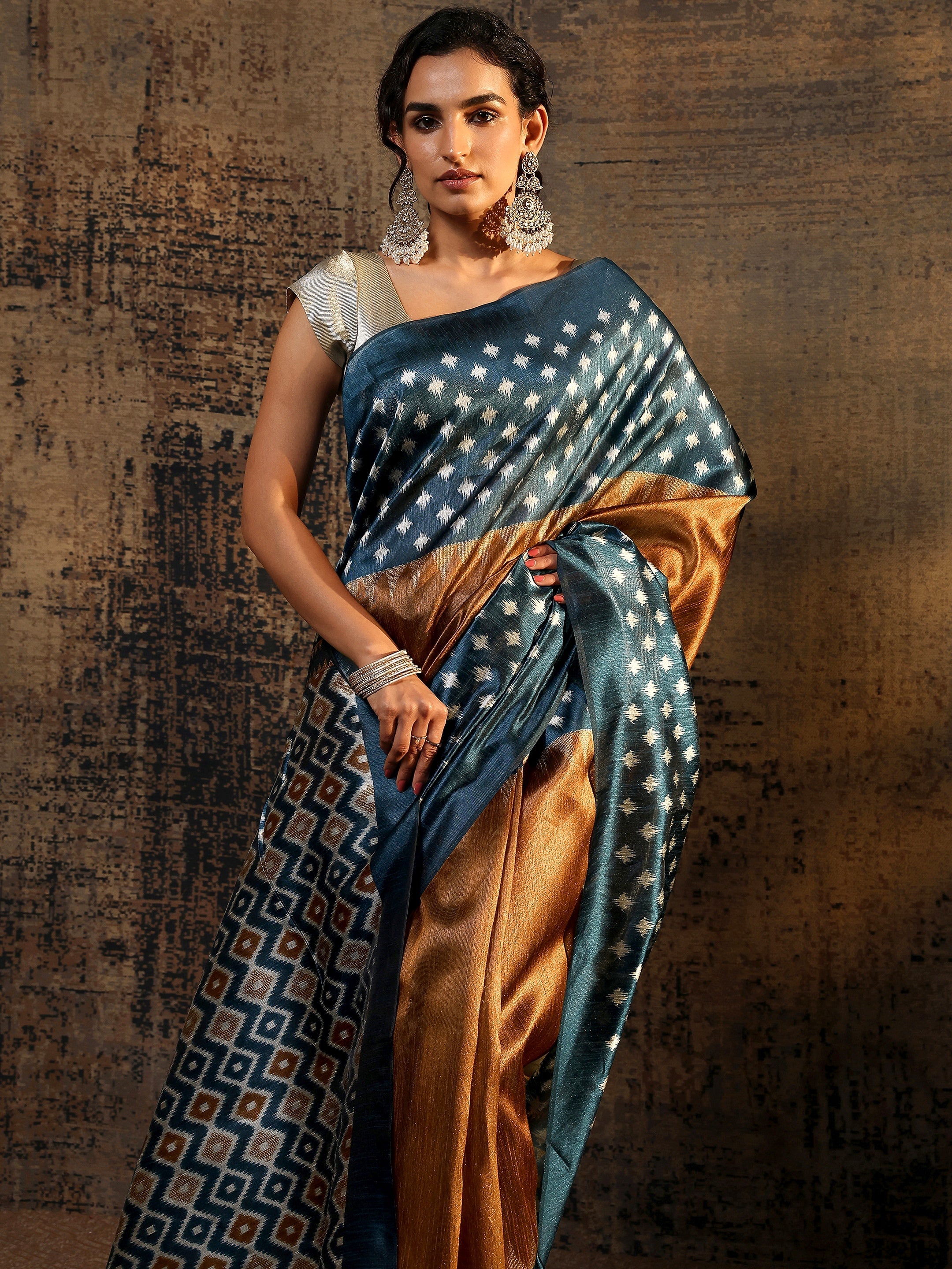 libas Navy Blue Ikat Solid Silk Saree With Unstitched Blouse Piece-picture-20