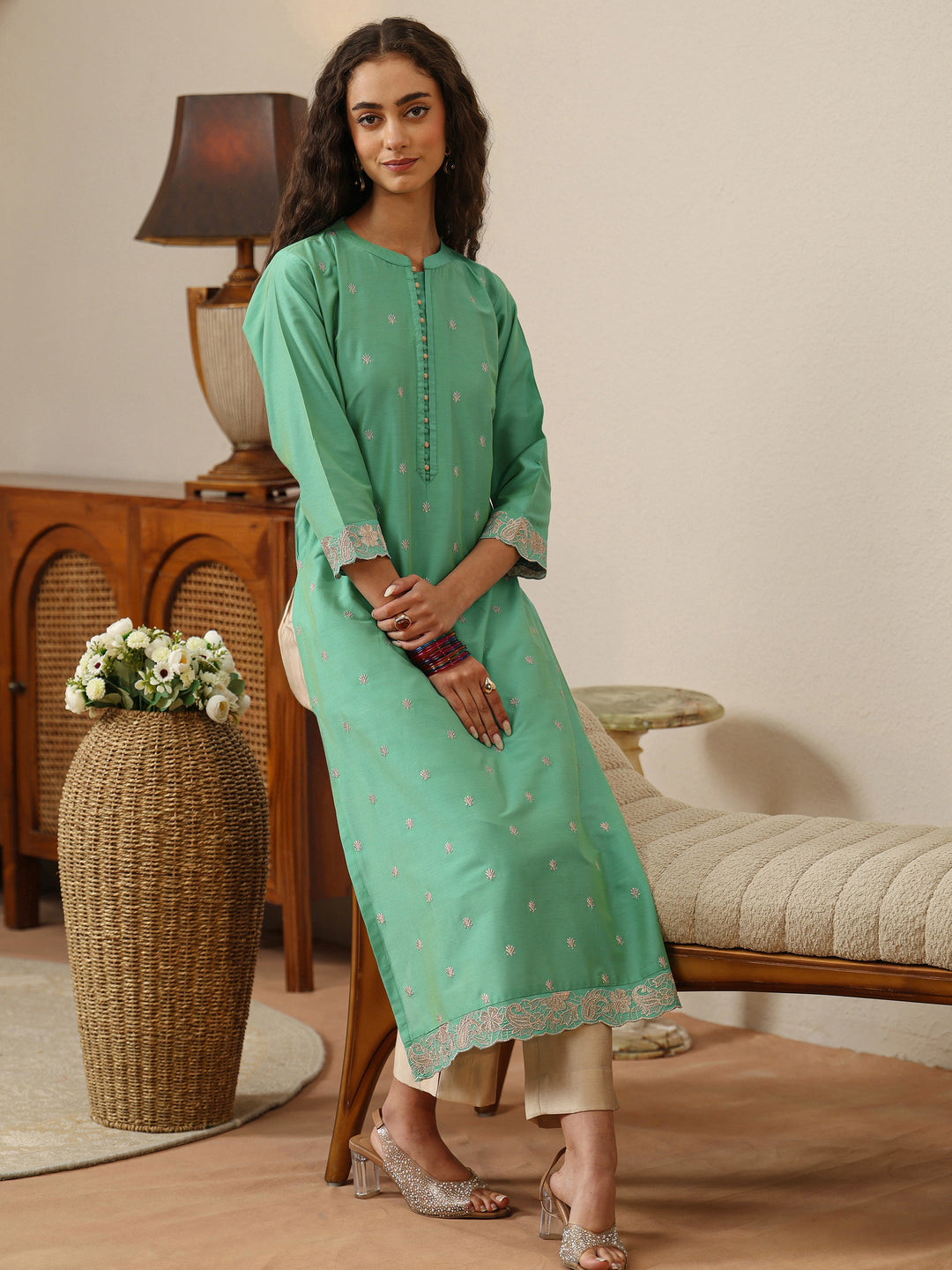  Off White Abstract Printed Panelled A-Line Kurta 