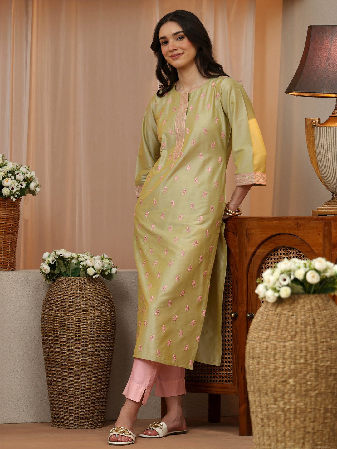  Off White Abstract Printed Panelled A-Line Kurta 