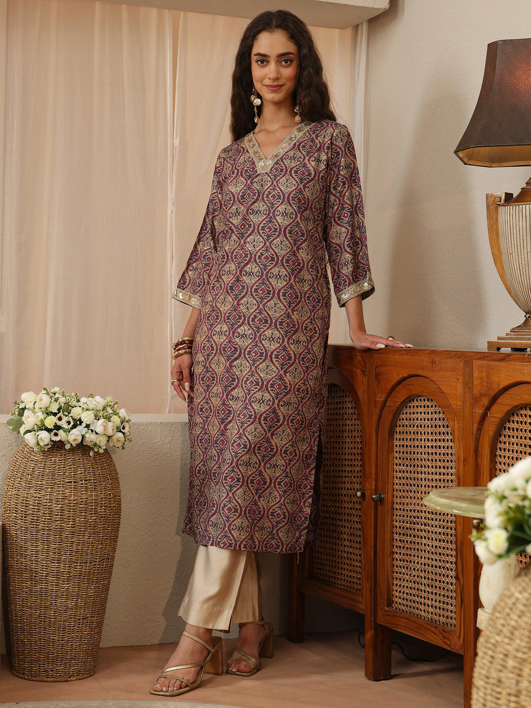  Off White Abstract Printed Panelled A-Line Kurta 