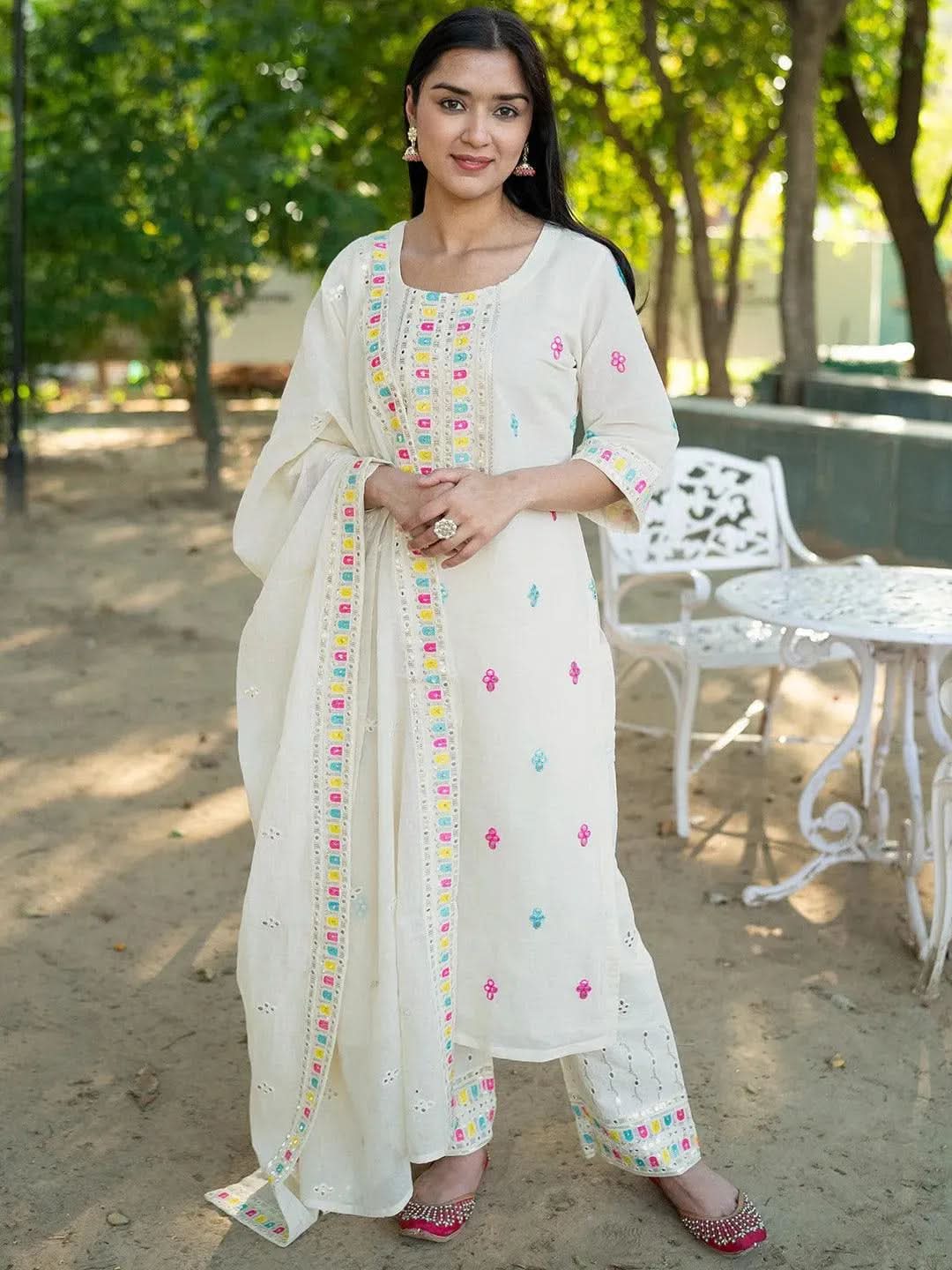 

Off-White Embroidered Cotton Straight Kurta With Dupatta